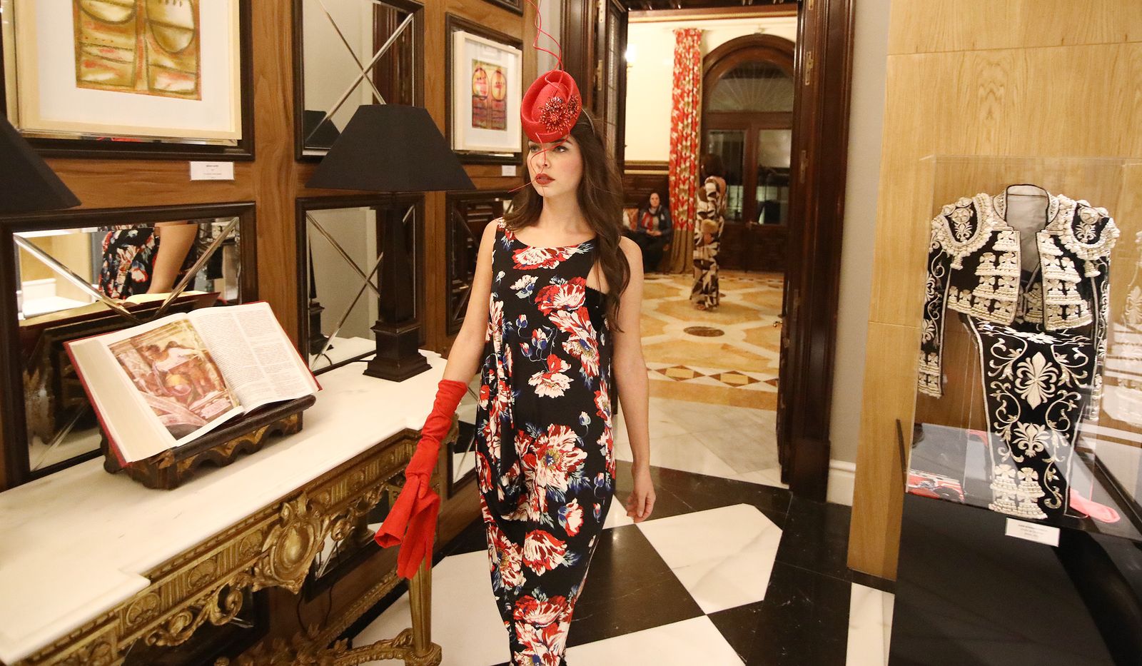 Ángeles Verano presenta su nueva colección en el 'Hotel Casa Palacio María Luisa'