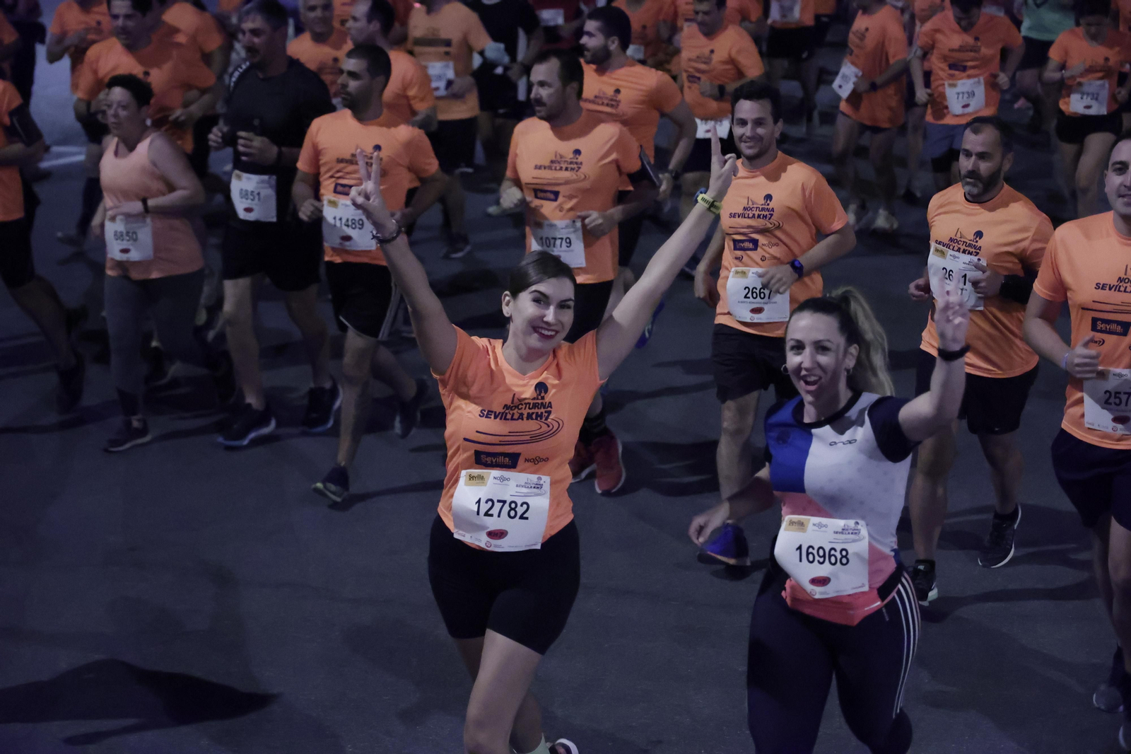 Búscate en la Carrera Nocturna de Sevilla (1)