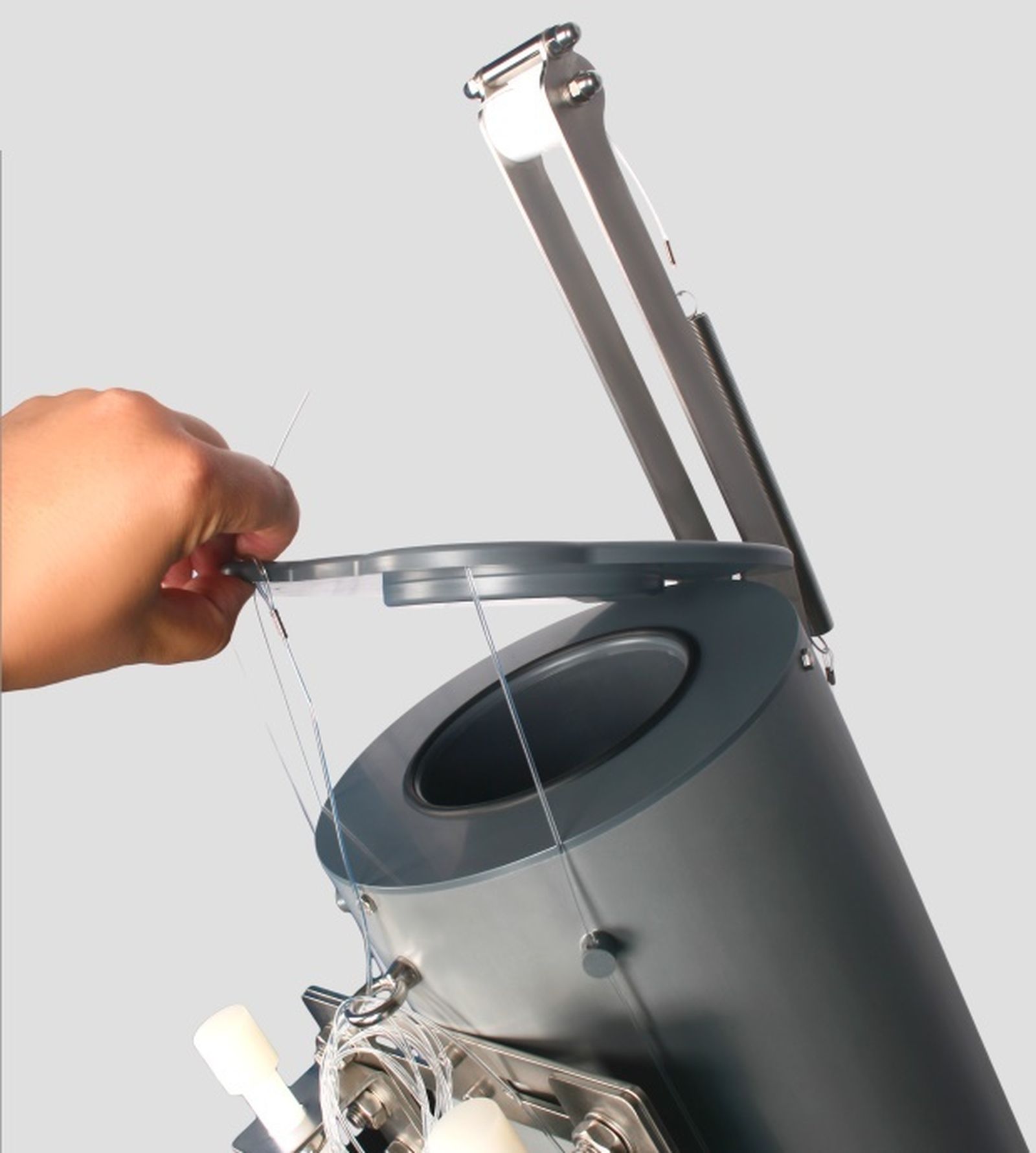 La patente consiste en un híbrido entre la botella oceanográfica y una red de plancton.