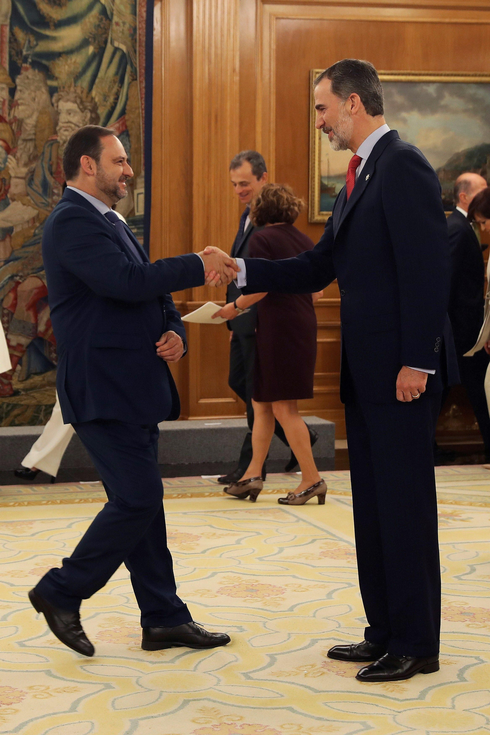 Las imágenes del acto de promesa de cargo de los ministros ante Felipe VI