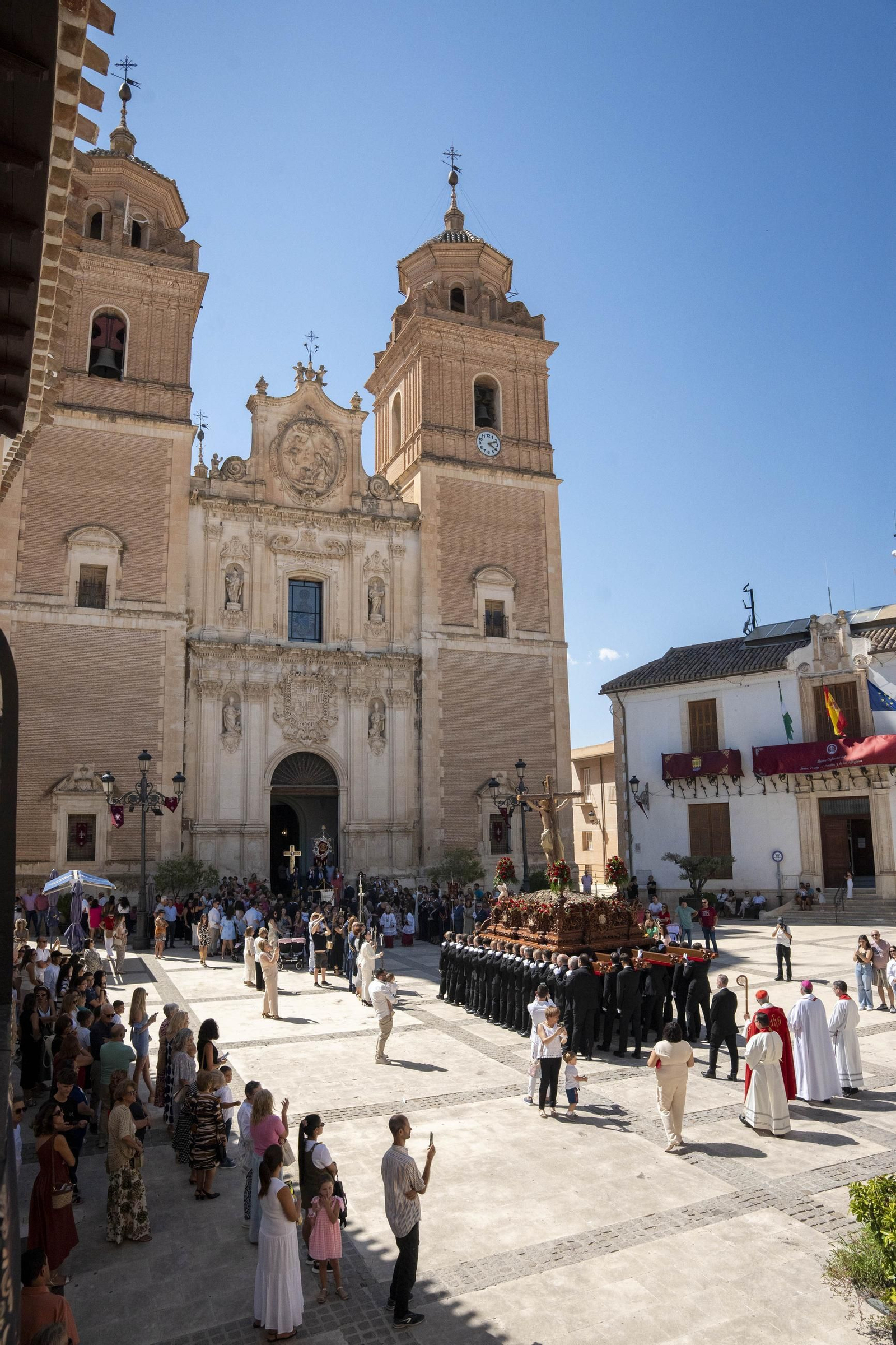 Eucaristía y procesión de Exaltación de la Cruz en la localidad de Vélez-Rubio