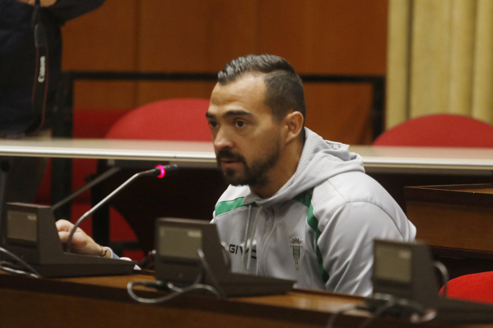 La recepción del Ayuntamiento al Córdoba CF por su ascenso a Primera RFEF, en imágenes