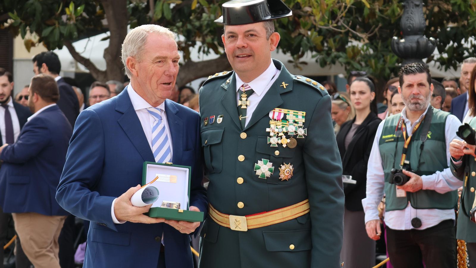 Santa Fe se vuelca con el 181 aniversario de la Guardia Civil