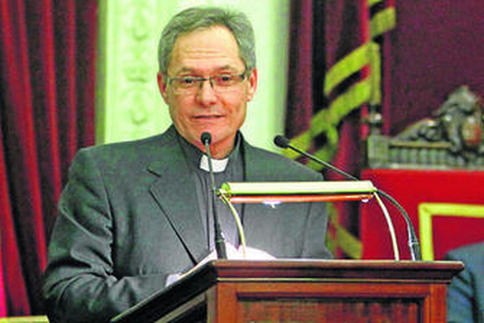 El salesiano Juan Carlos Pérez Godoy, anoche en el Ayuntamiento.