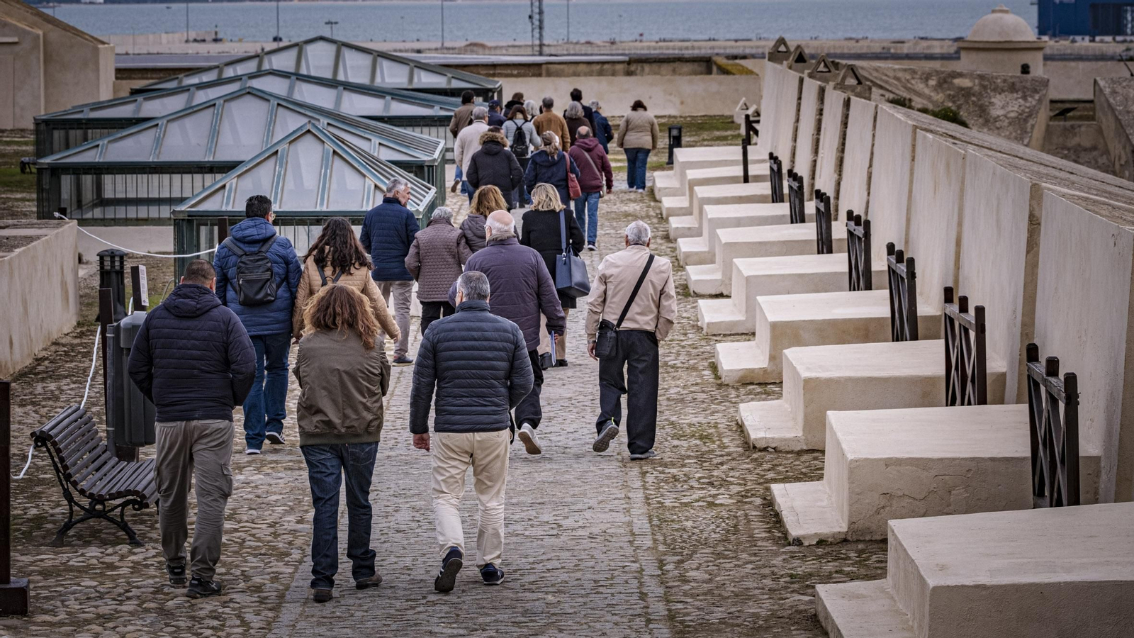 Las imágenes de la reapertura del paseo superior de las Puertas de Tierra