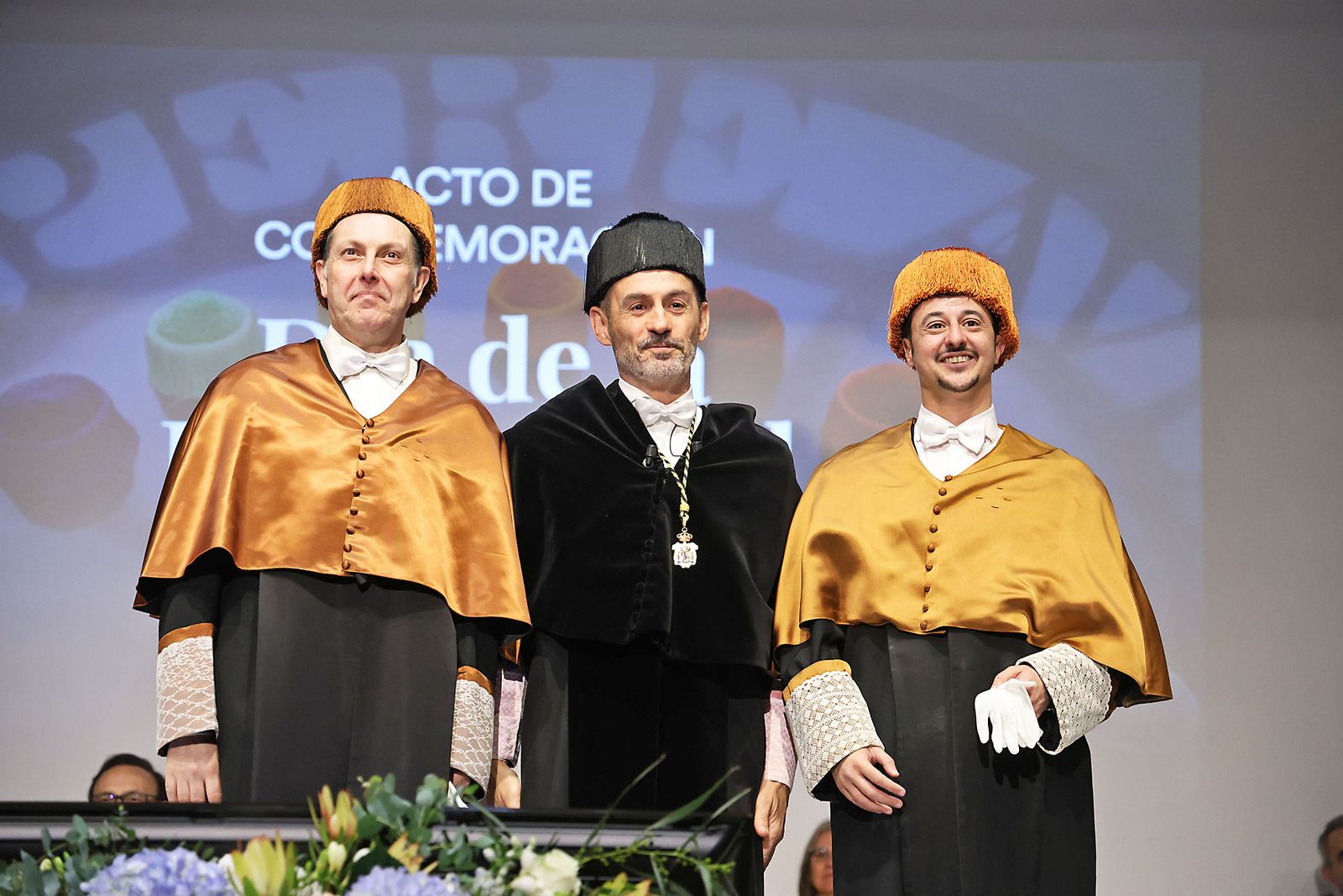 Fotografías de la investidura de los nuevos doctores y doctoras en el acto del 3 de marzo de la universidad de Huelva