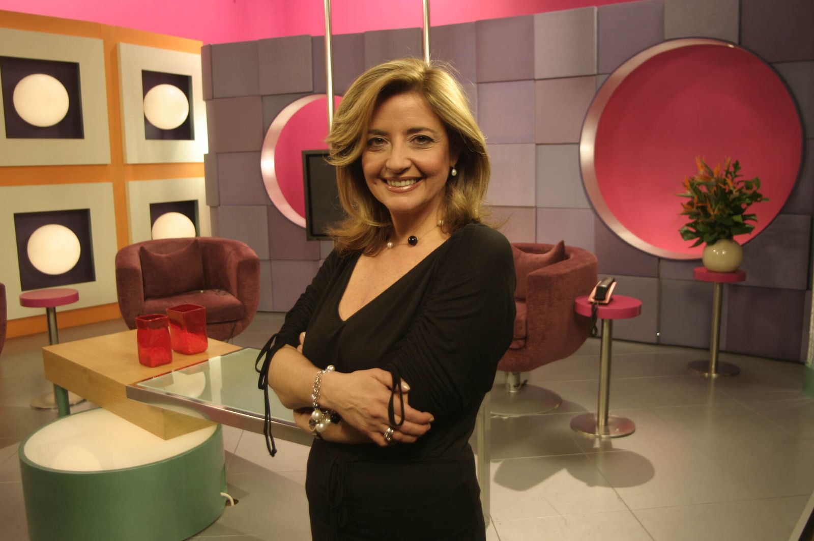 En otro posado en el plató de 'Contraportada'