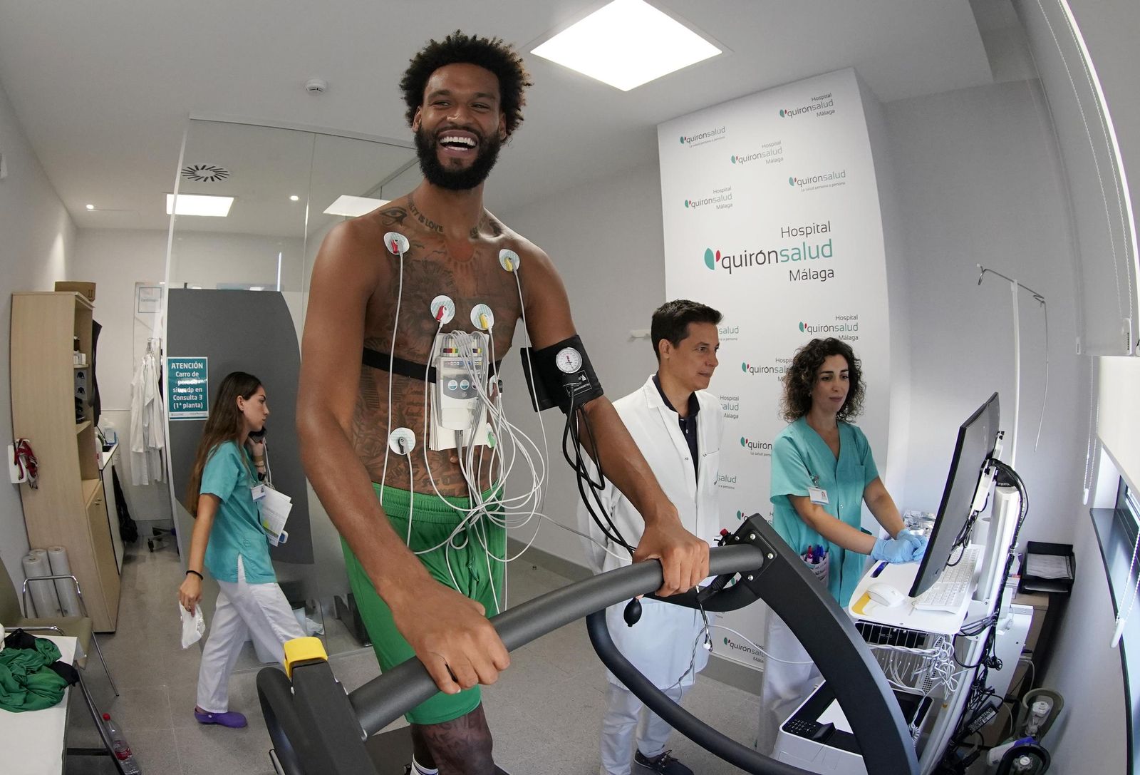 El primer día del Unicaja: Perry, Djedovic y los fichajes Webb y Sulejmanovic