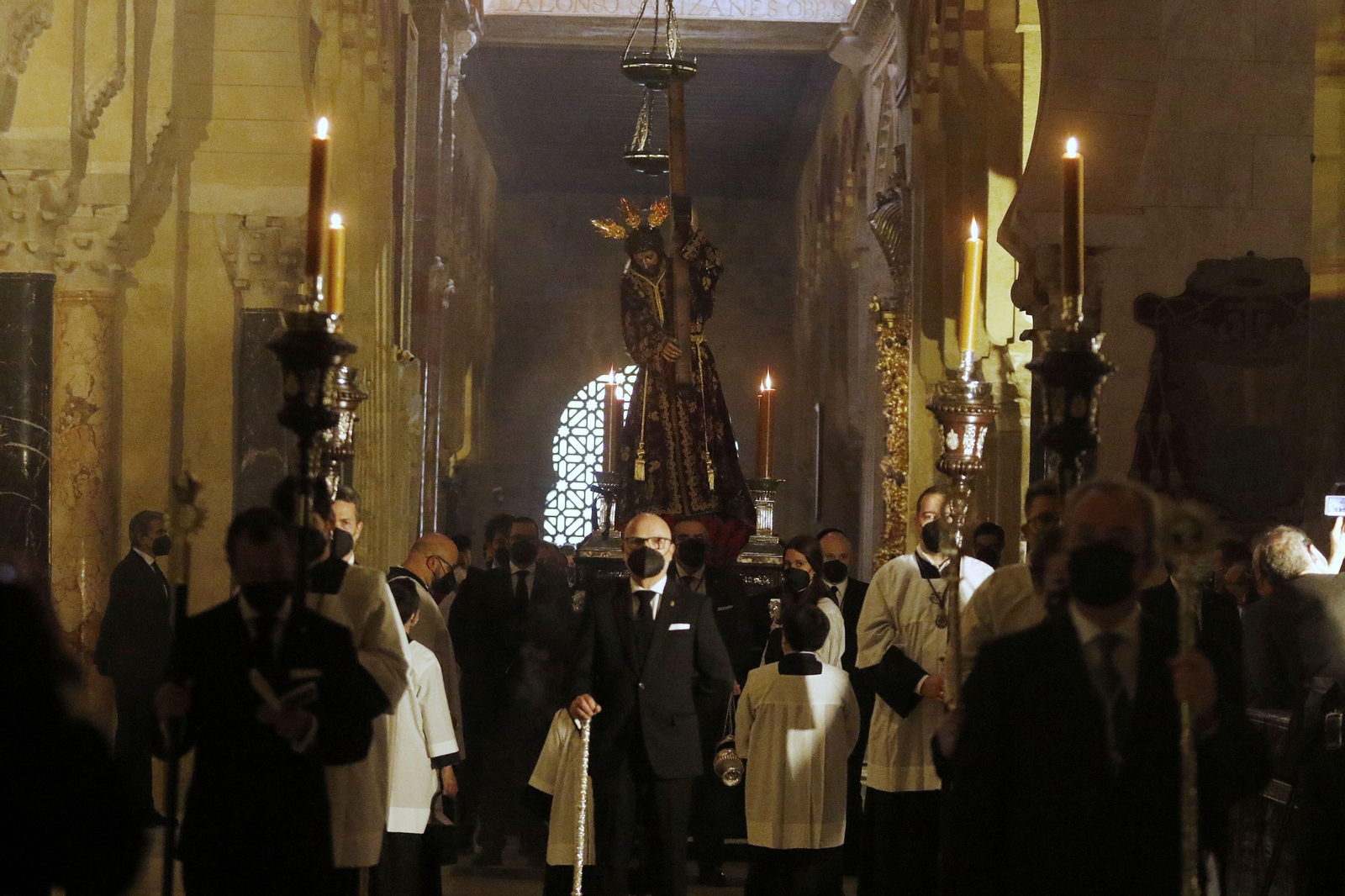 El Vía Crucis de las Cofradías de Córdoba, en imágenes