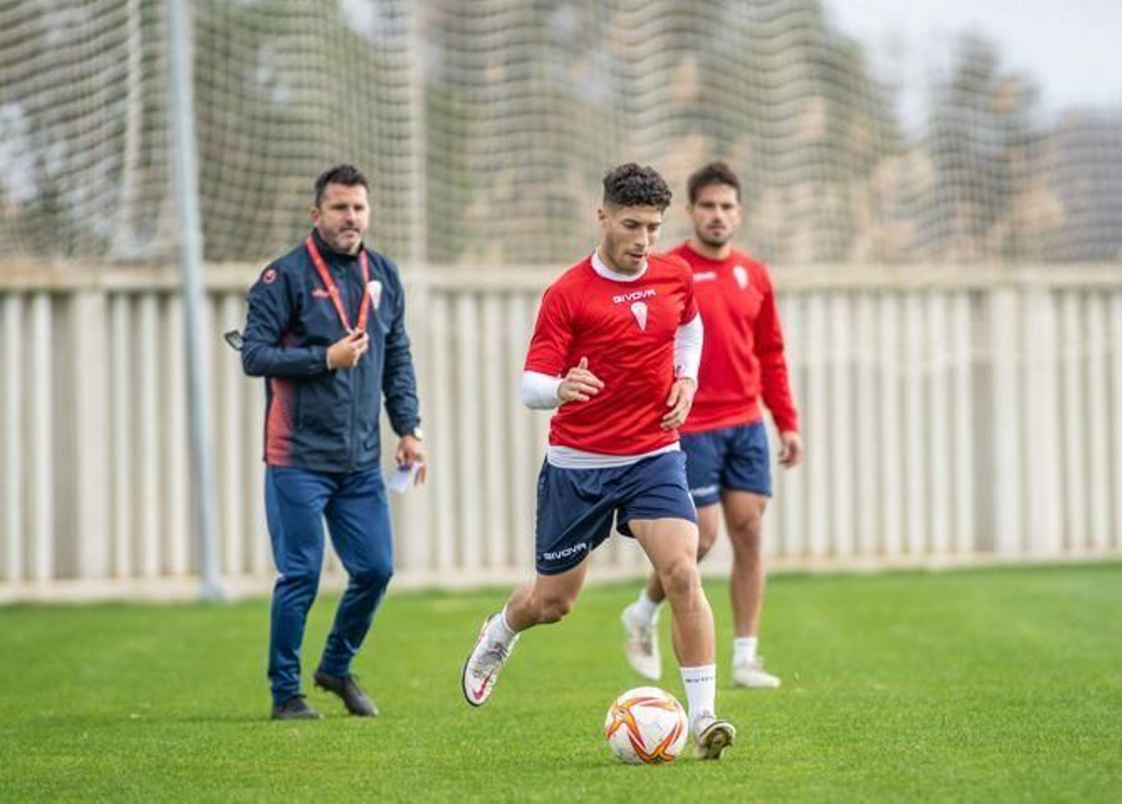 Ania, Pepe Mena y Borja, en los anexos.