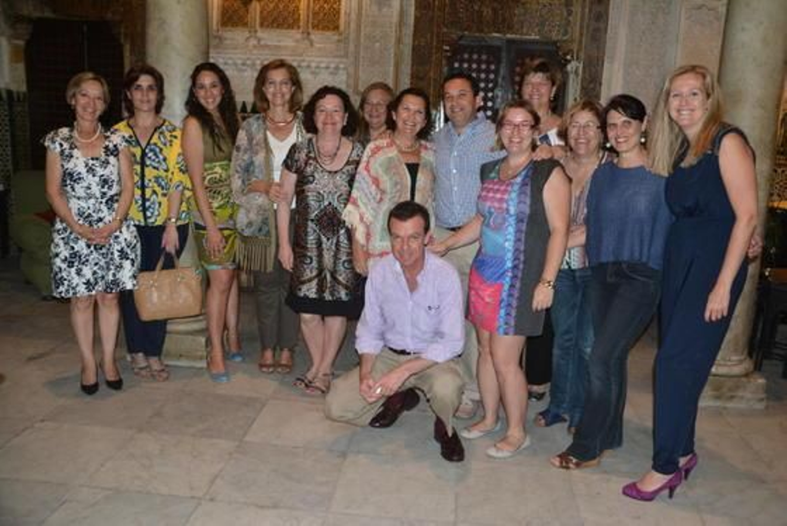 Lourdes Roldán, Rocío Cortés, Lidia Sánchez, Isabel Morales, María Luisa Fernández, Magdalena Delgado, Amparo Bellón, Ignacio Sánchez Galán, Esther Roquette, Margarita Gaztelu, Lola Rodríguez, Beatriz Bocardo, Carmina Domínguez y Carlos Aranda.

Foto: Ignacio Casas de Ciria