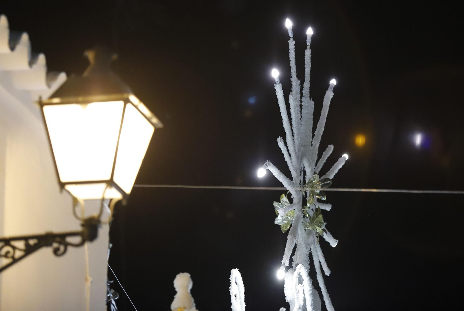 La Virgen del Rocío recorre las calles de Almonte hacia el Chaparral para el inicio del Camino de los Llanos