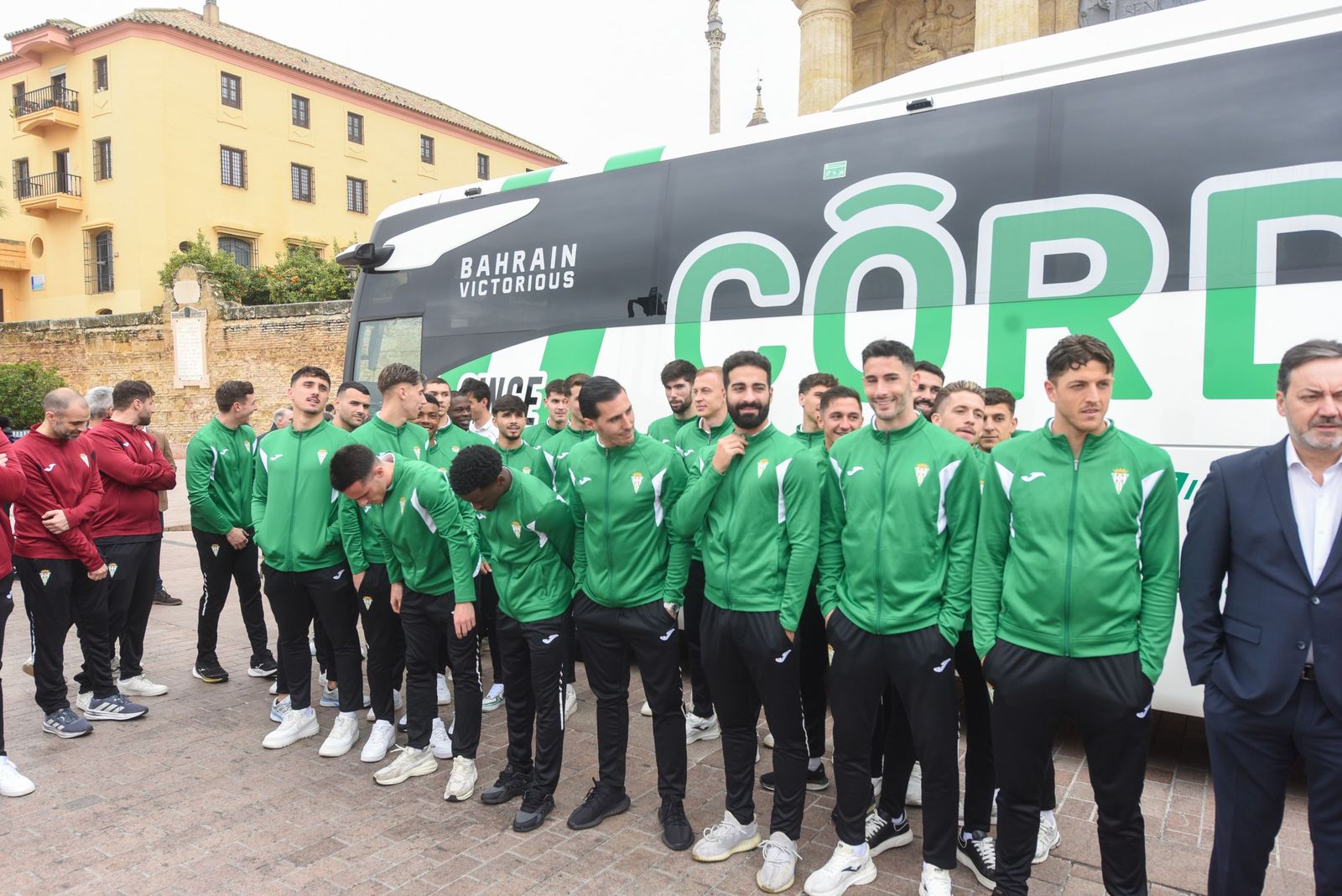 Las mejores fotos de la presentación del nuevo autobús del Córdoba CF