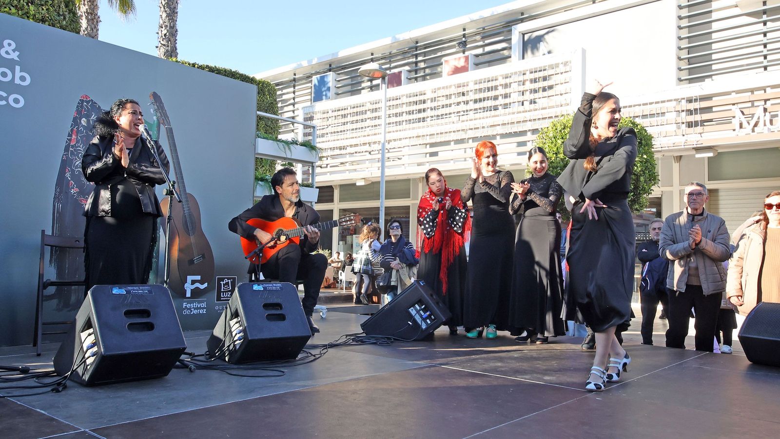 Recital y Flashmob en Luz Shopping Jerez