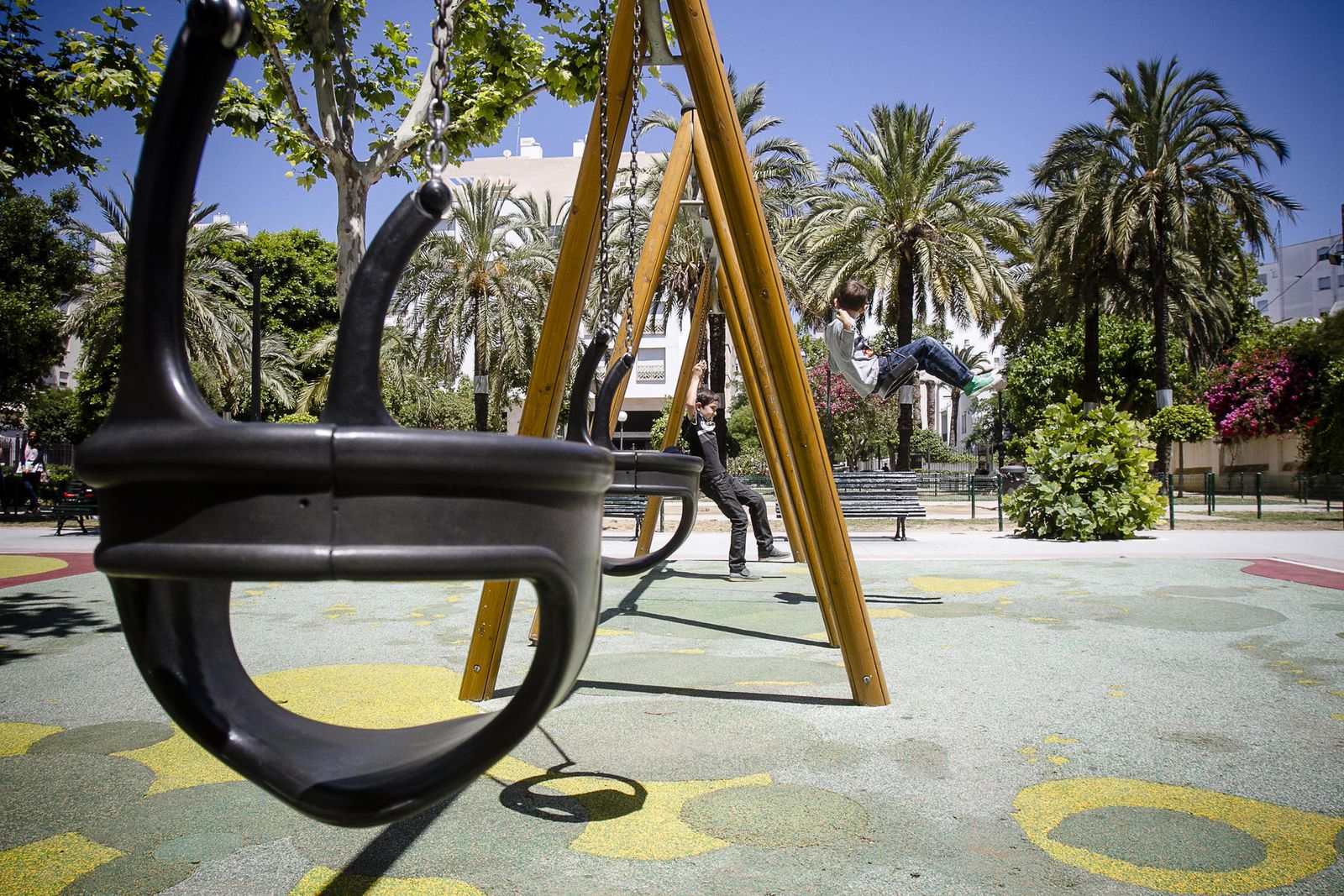 Un parque infantil de Cádiz poco concurrido.
