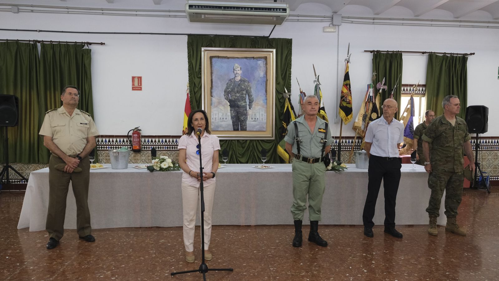 Visita de la Ministra de Defensa Margarita Robles a La Legión Española, en Viator