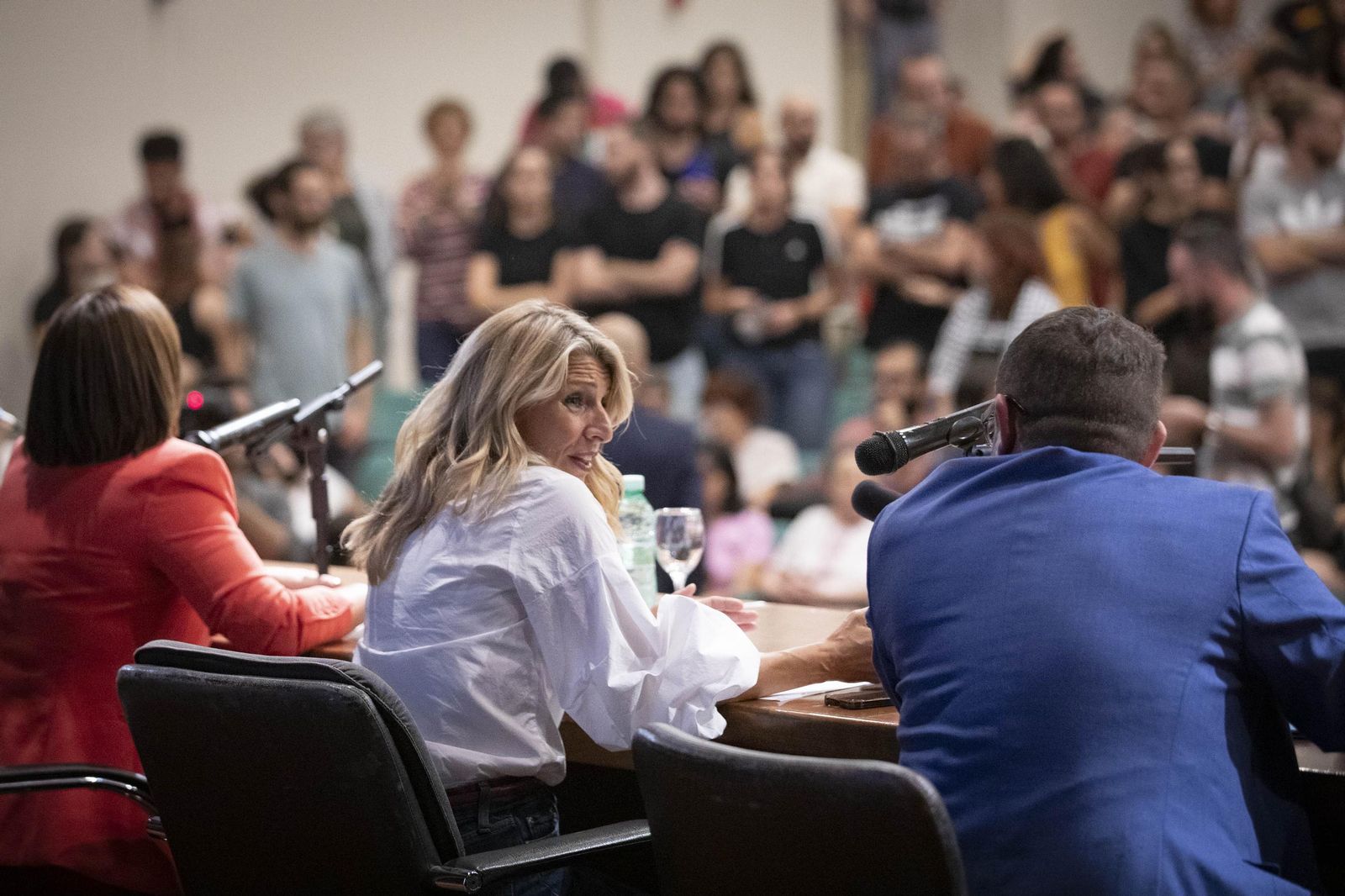 Así ha sido el tenso recibimiento a la vicepresidenta Yolanda Díaz en la Universidad de Granada: las imágenes