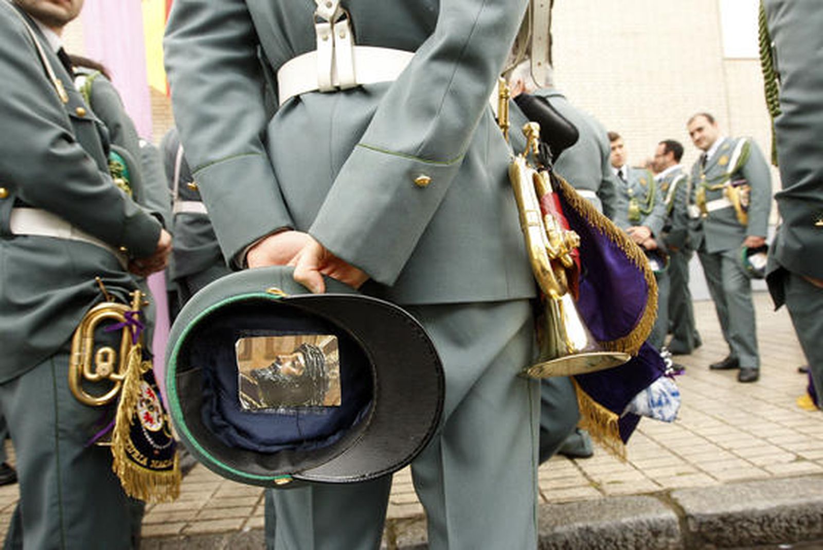 Detalle de una estampa en el interior de la gorra de plato de un músico.

Foto: Juan Carlos Toro