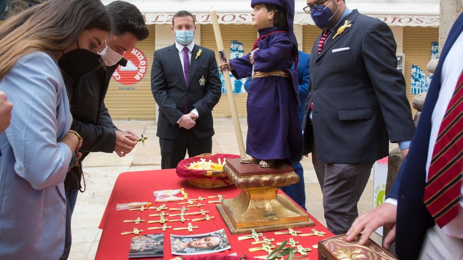Puesto a la entrada de la iglesia de San Juan.