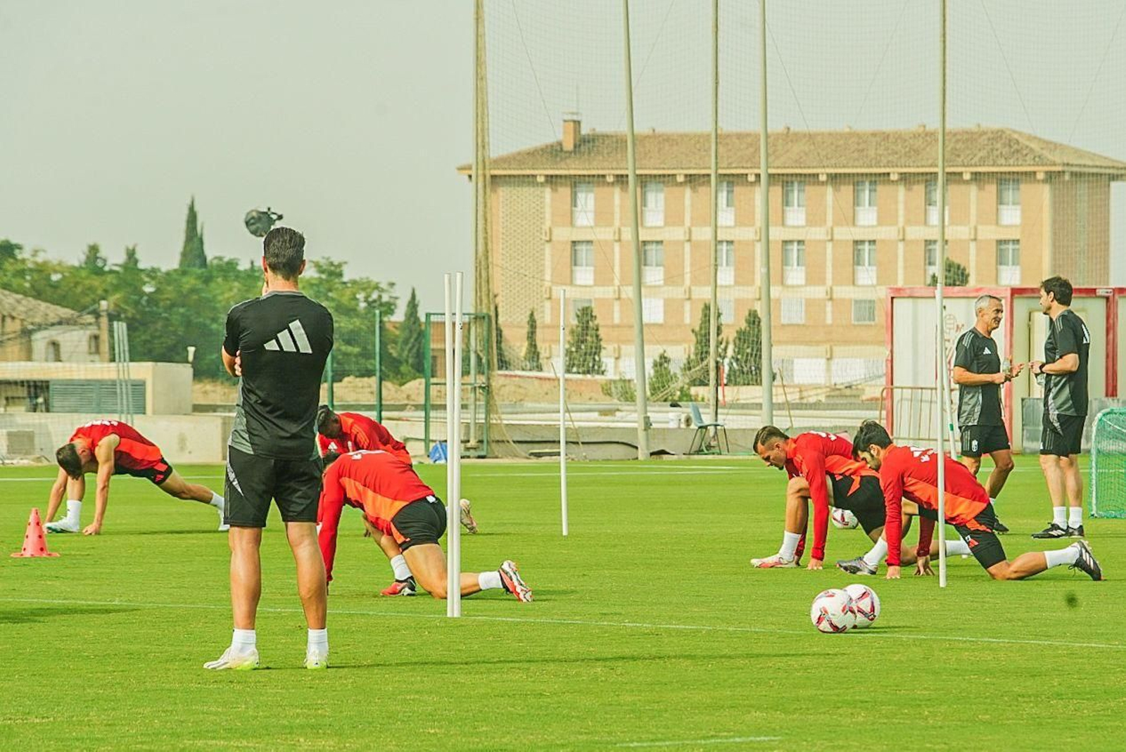 El primer entrenamiento de Fran Escribá en imágenes