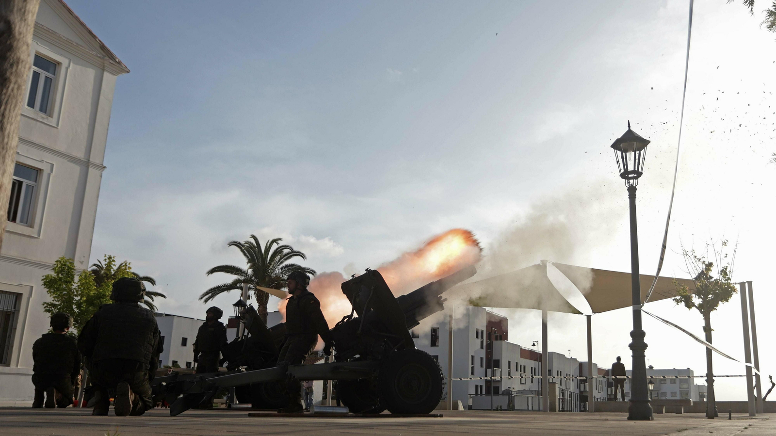 Las mejores fotos del desfile militar del Dos de Mayo en San Roque