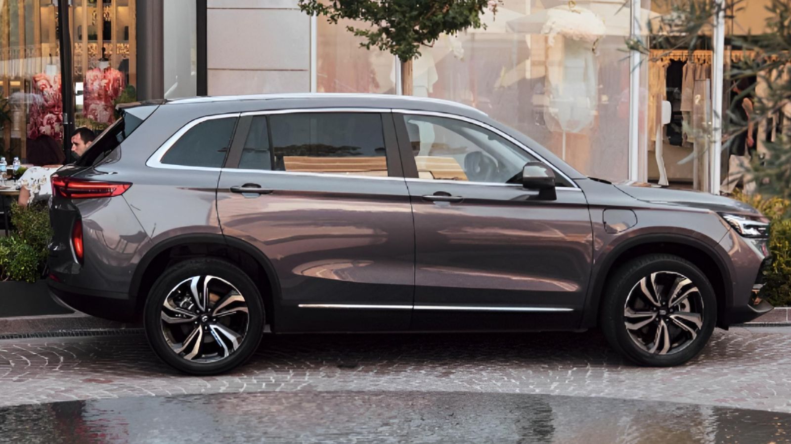 El Skywell BE11 es un SUV encuadrado en el segmento D y exclusivamente con un motor. Tendrá dos baterías de diferente capacidad.