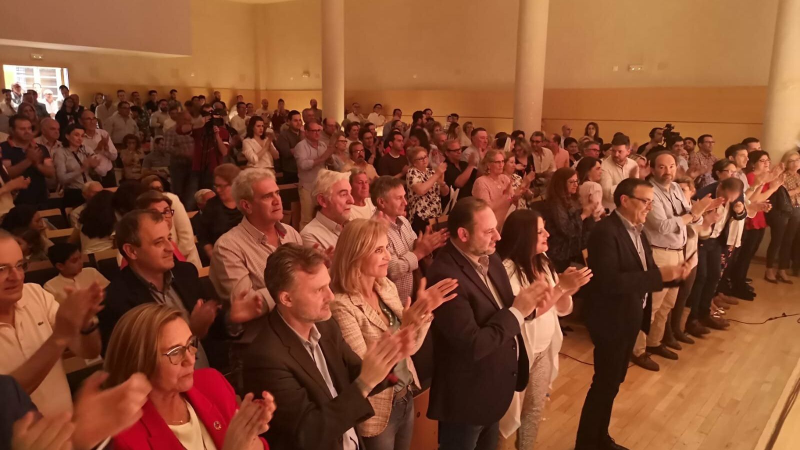 Recinto lleno para la presentación de la candidatura de Rocío Espinosa