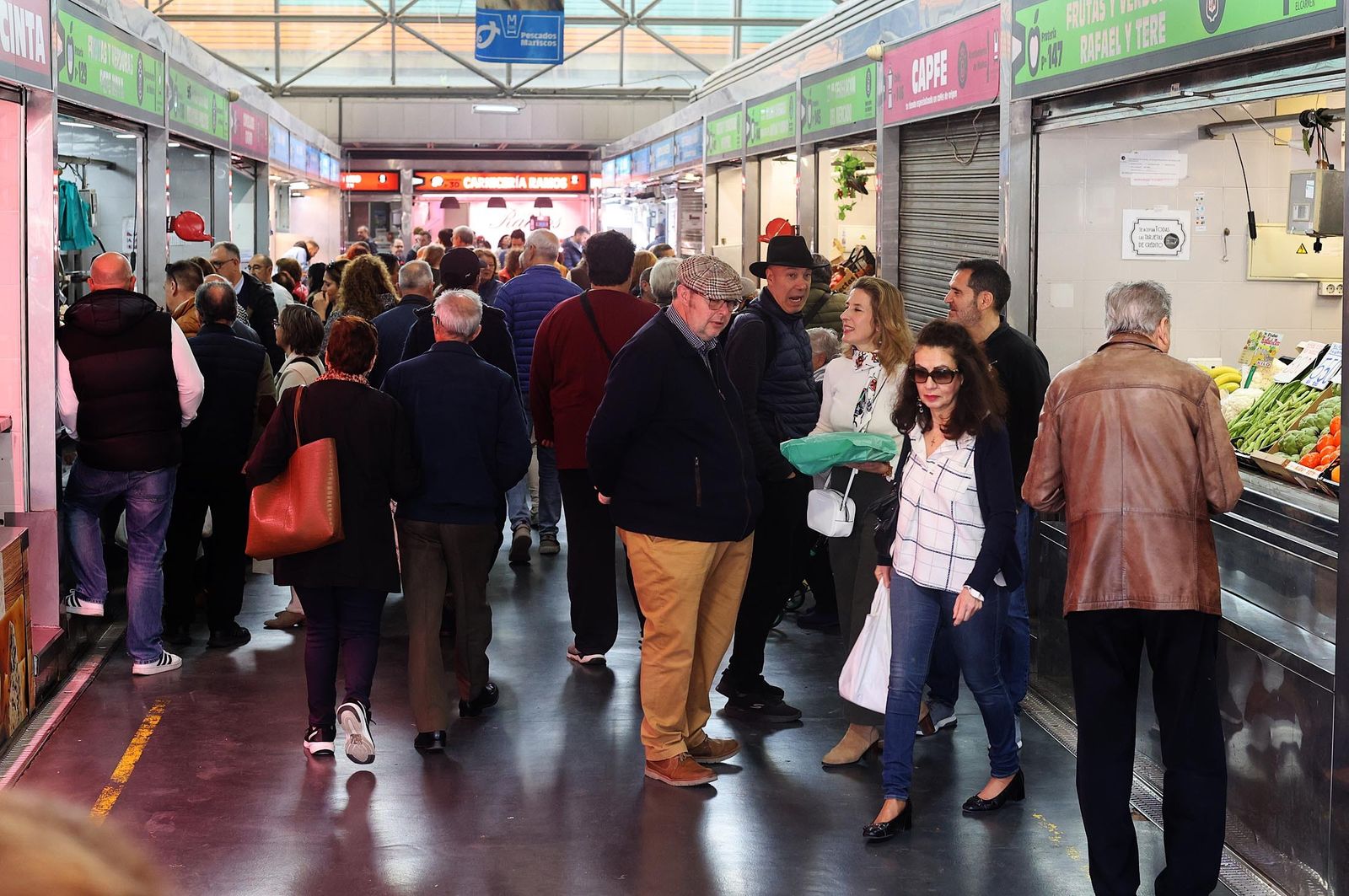 Imágenes del ambiente en la mañana del sábado en Huelva