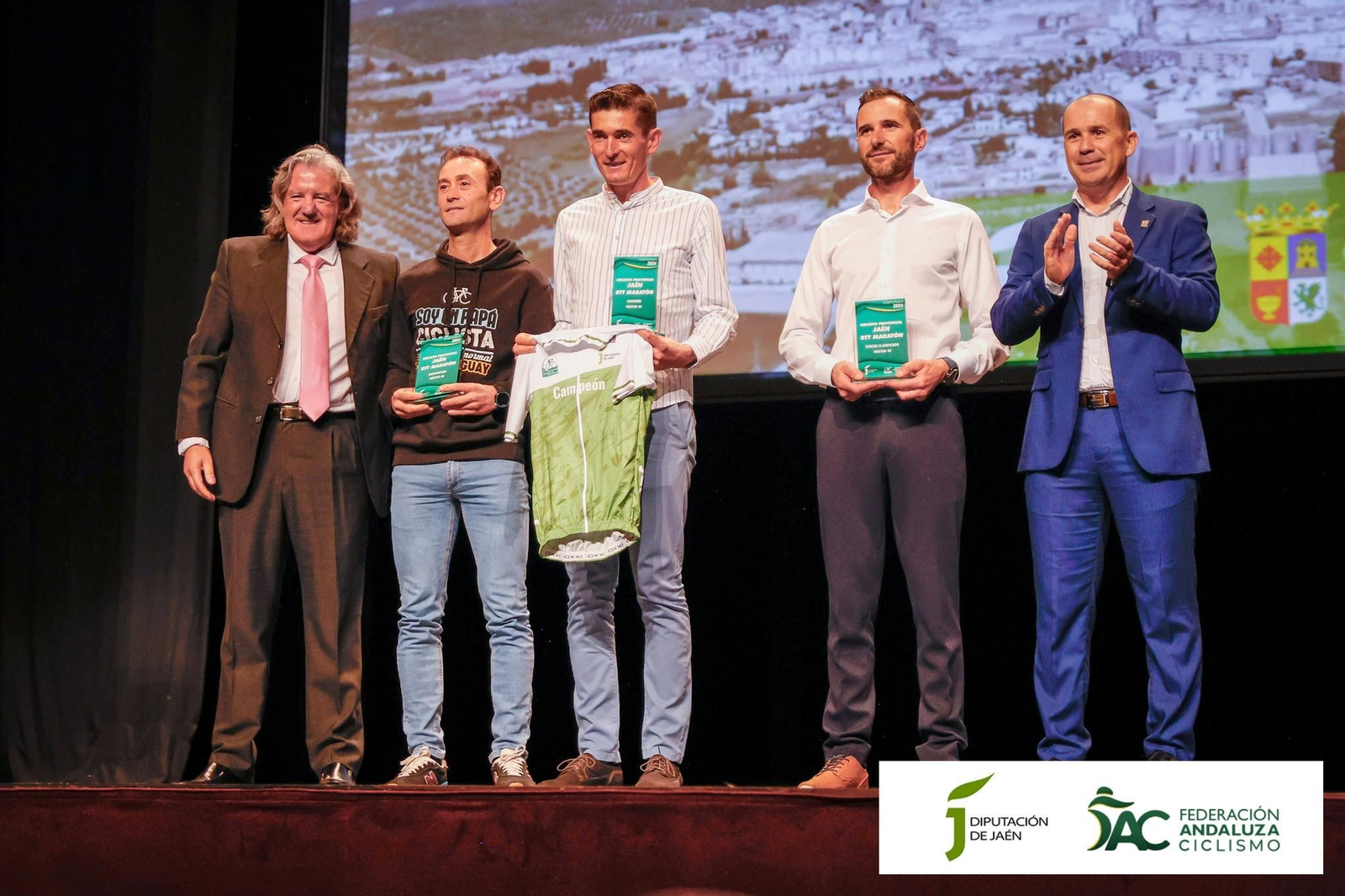 Fiesta fin de temporada del ciclismo jiennense en Martos, en imágenes