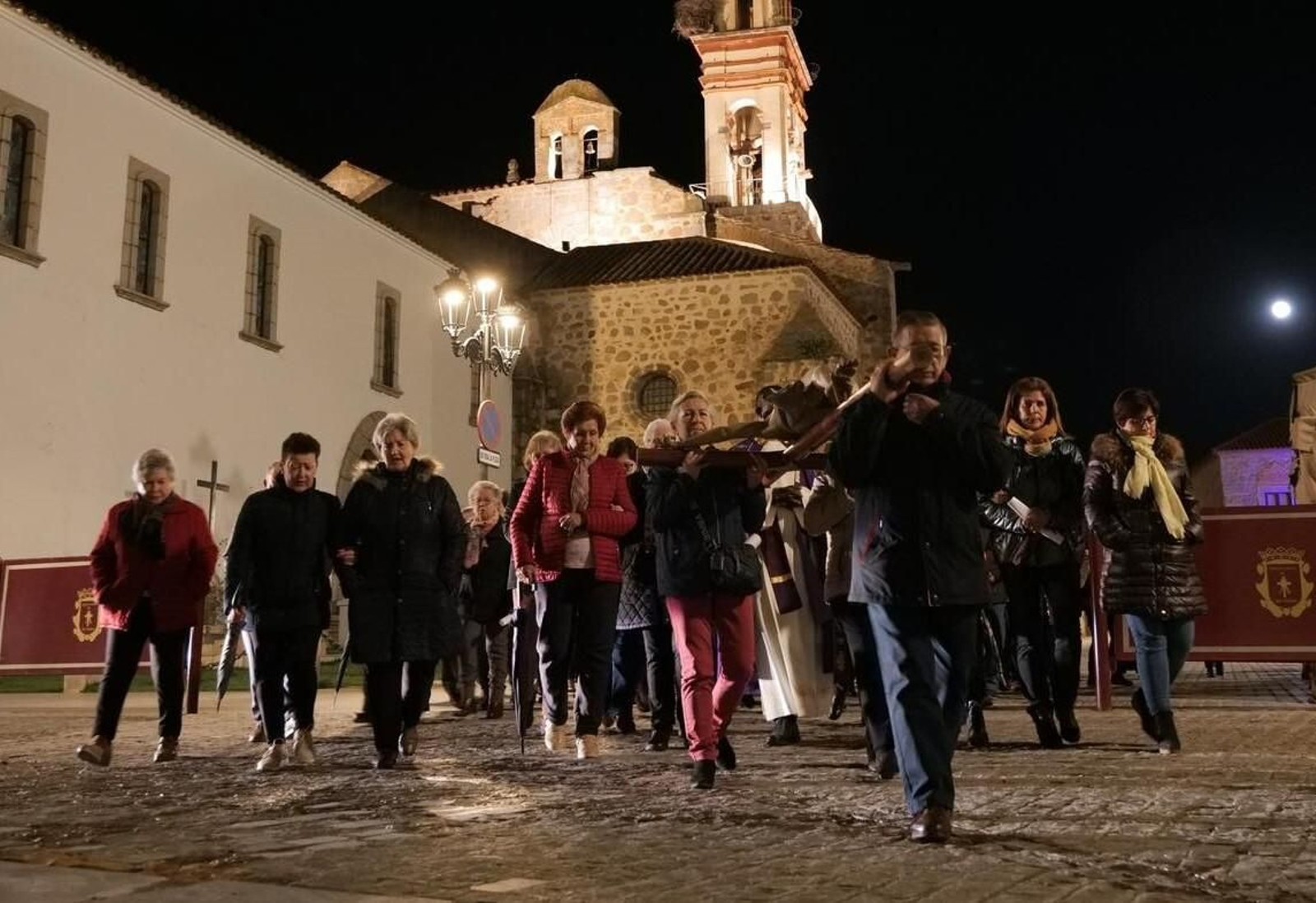 DOS TORRES. Cristo Crucificado