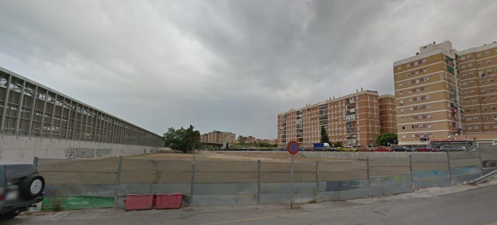 Parcela sobre la que se va a levantar los bloques de oficinas y viviendas Parcela sobre la que se va a levantar los bloques de oficinas y viviendas