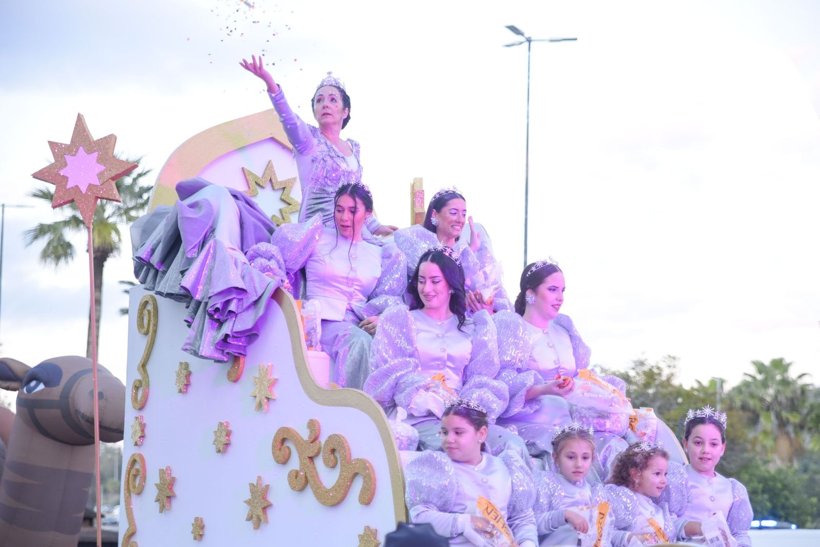 Búscate en las fotos de la cabalgata de Reyes Magos 2026 en San Roque