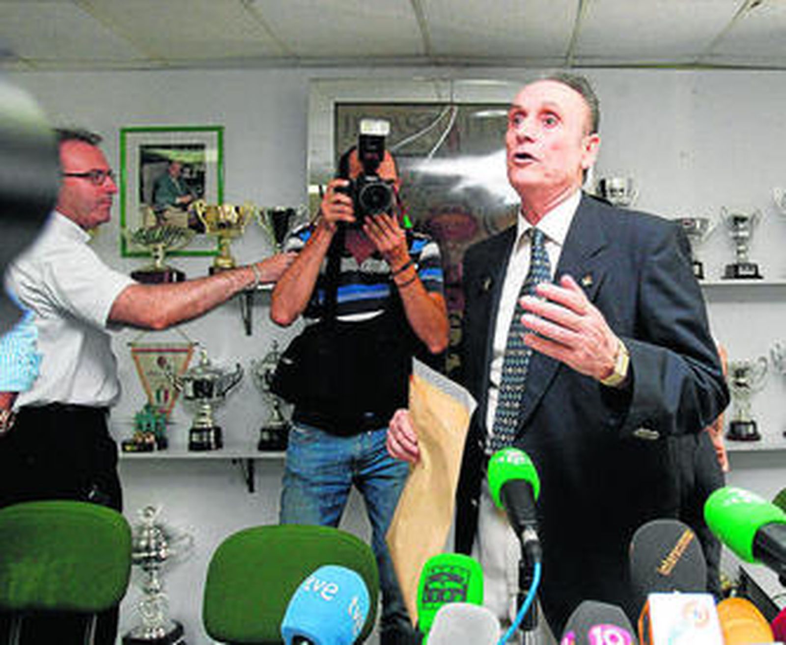 Manuel Ruiz de Lopera, durante una de sus últimas comparecencias en el estadio de Heliópolis.