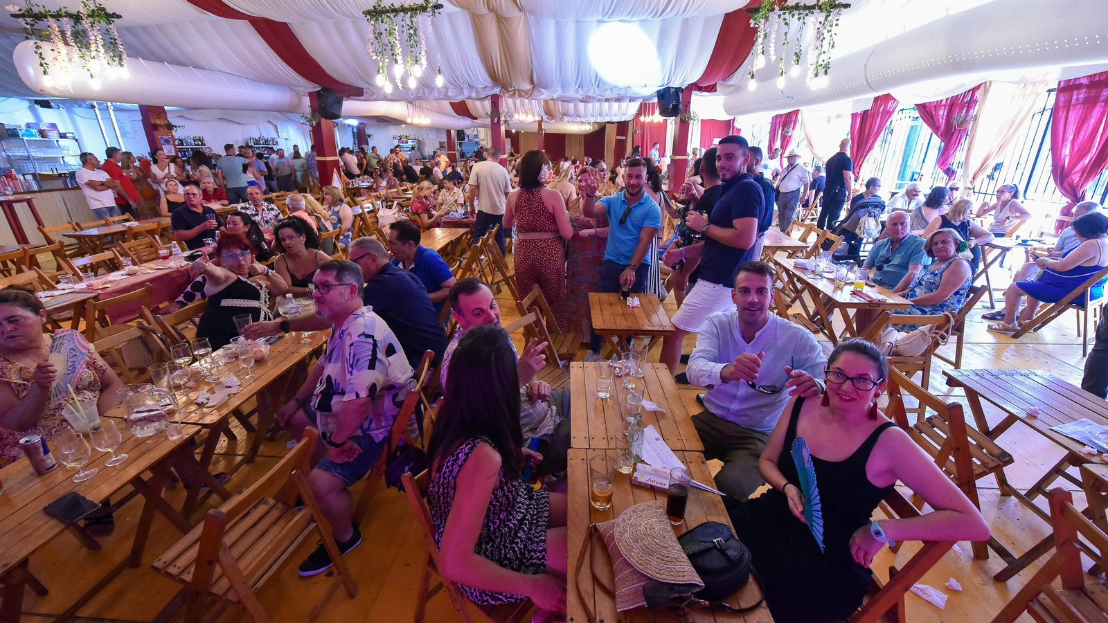 Fotos del ambiente en el jueves de la Feria Real de Algeciras