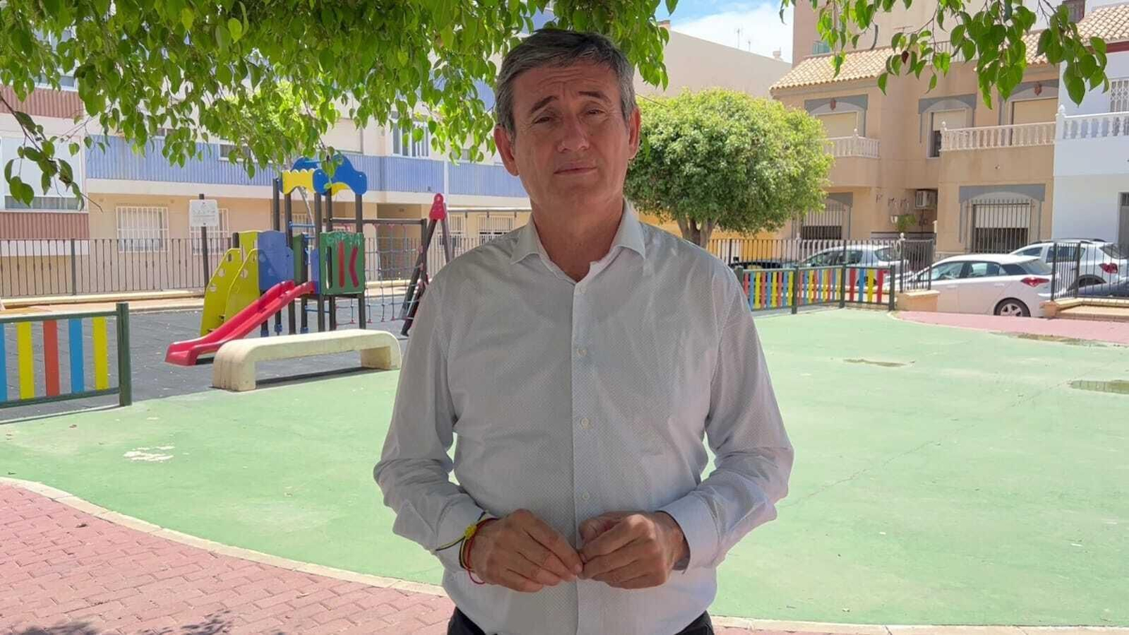 Manuel Cortés, alcalde de Adra, en la Plaza Ibiza de la ciudad milenaria. Manuel Cortés, alcalde de Adra, en la Plaza Ibiza de la ciudad milenaria.