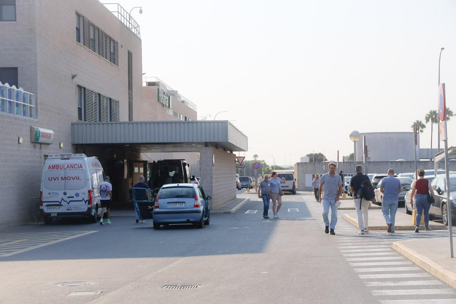 Inmediaciones del hospital Juan Ramón Jiménez.