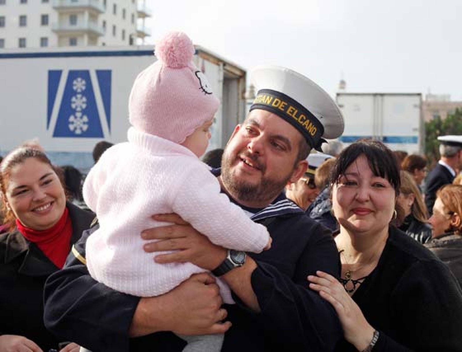 El Buque Escuela de la Armada 'Juan Sebastián de Elcano' sale de los muelles de Cádiz para iniciar su LXXXII crucero de instrucción

Foto: Jesus Marin