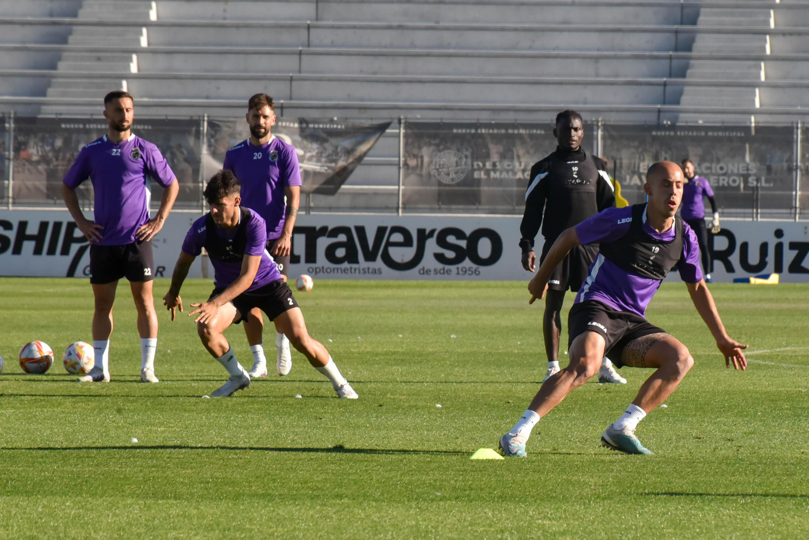 Fotos del primer entrenamiento de Víctor Basadre nuevo entrenador de la Balona