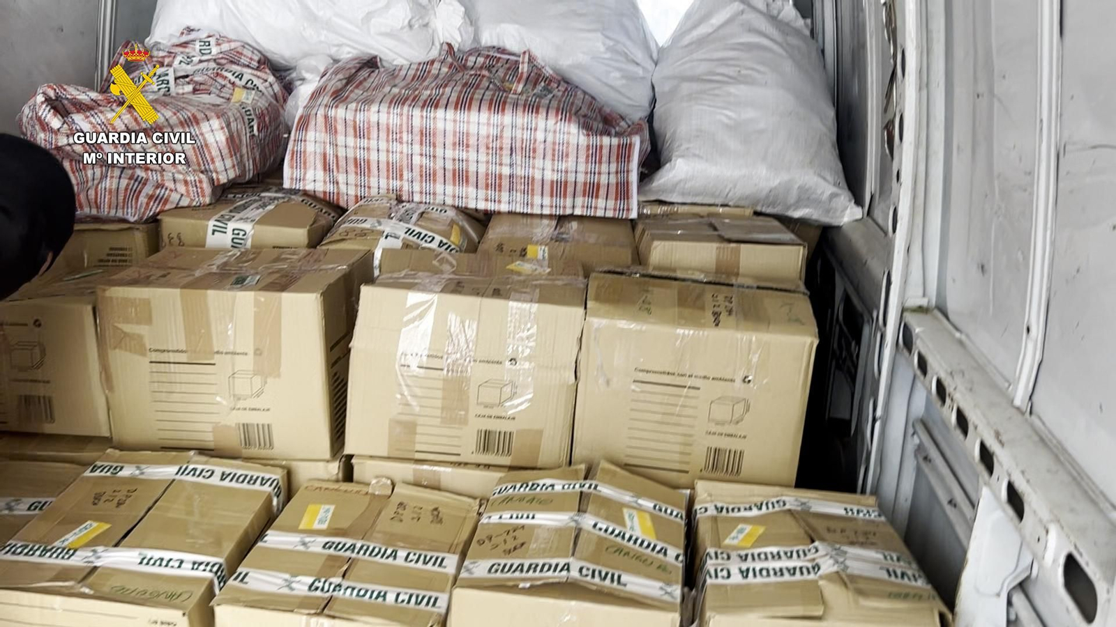 Cocaína, marihuana, armas y objetos de lujo: las incautaciones de la operación 'Lukenan'