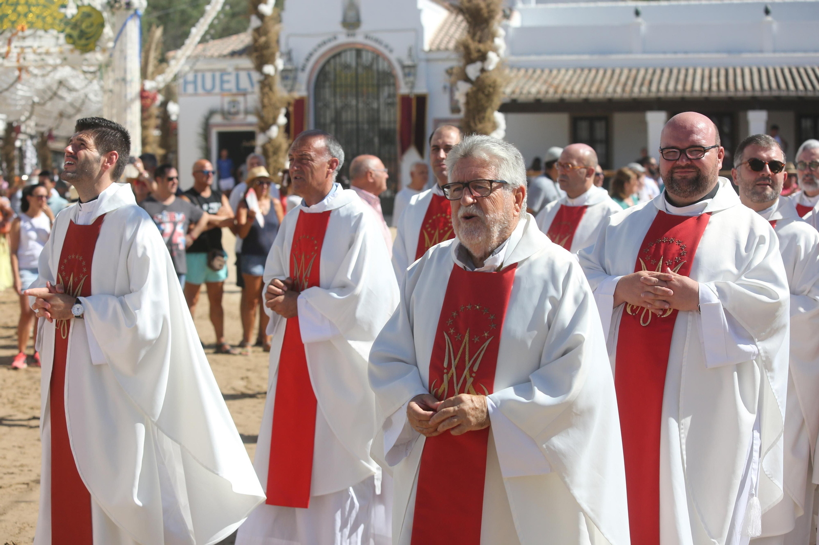 Imágenes de la solemne función del voto en el santuario de la Virgen del Rocío 2019