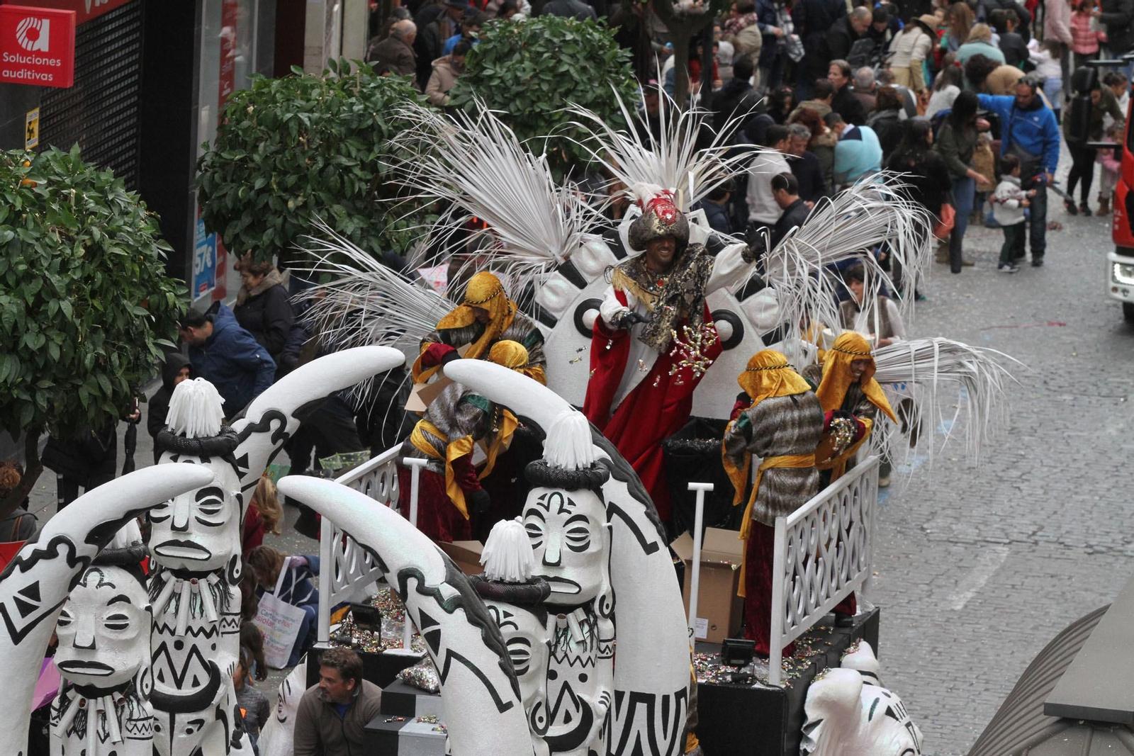 Cabalgata de los Reyes Magos 2018: Melchor, Gaspar y Baltazar adelantan su salida para llenar de ilusión las calles de Huelva