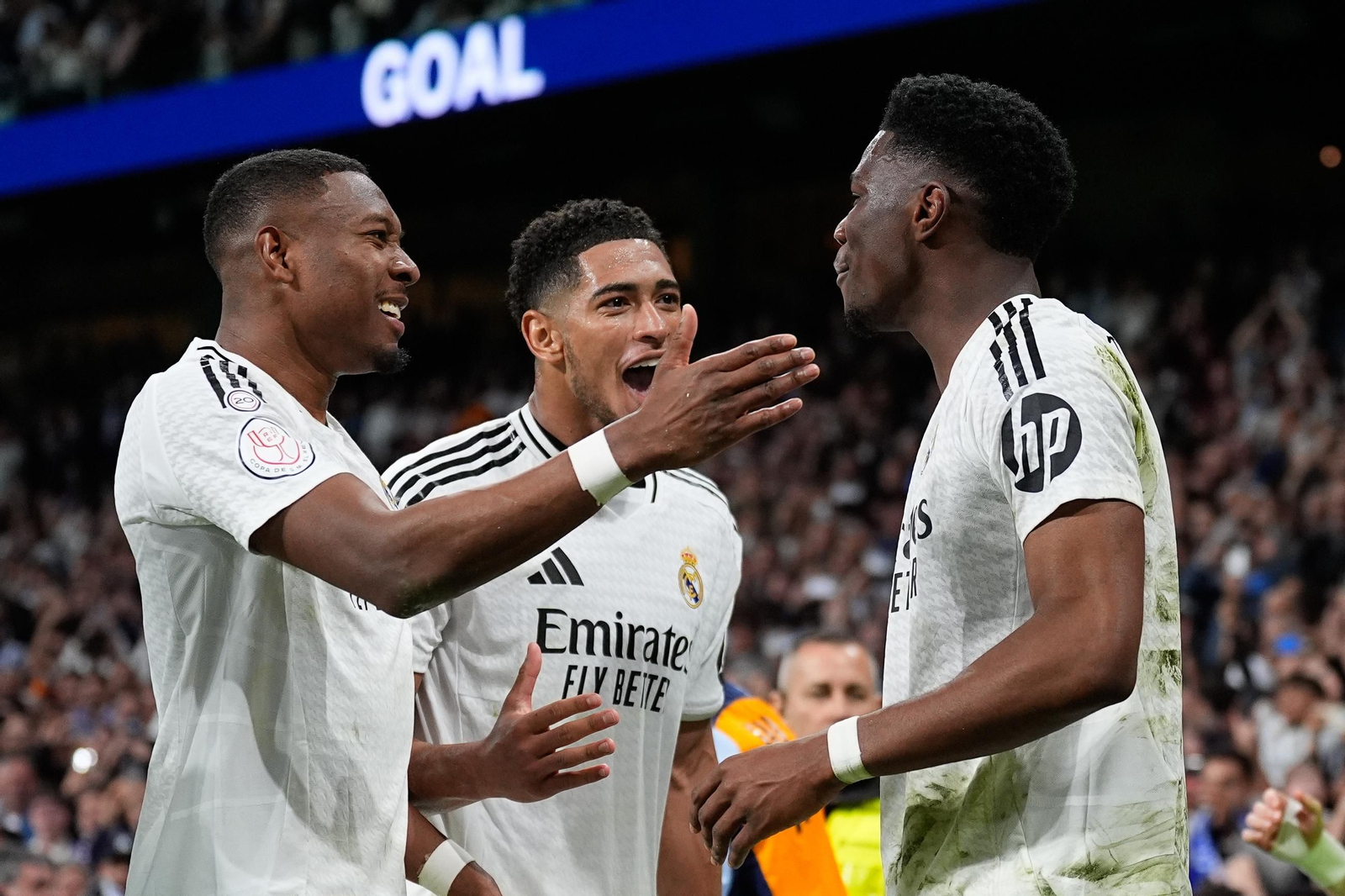 Las fotos del Real Madrid - Real Sociedad camino del Estadio de la Cartuja