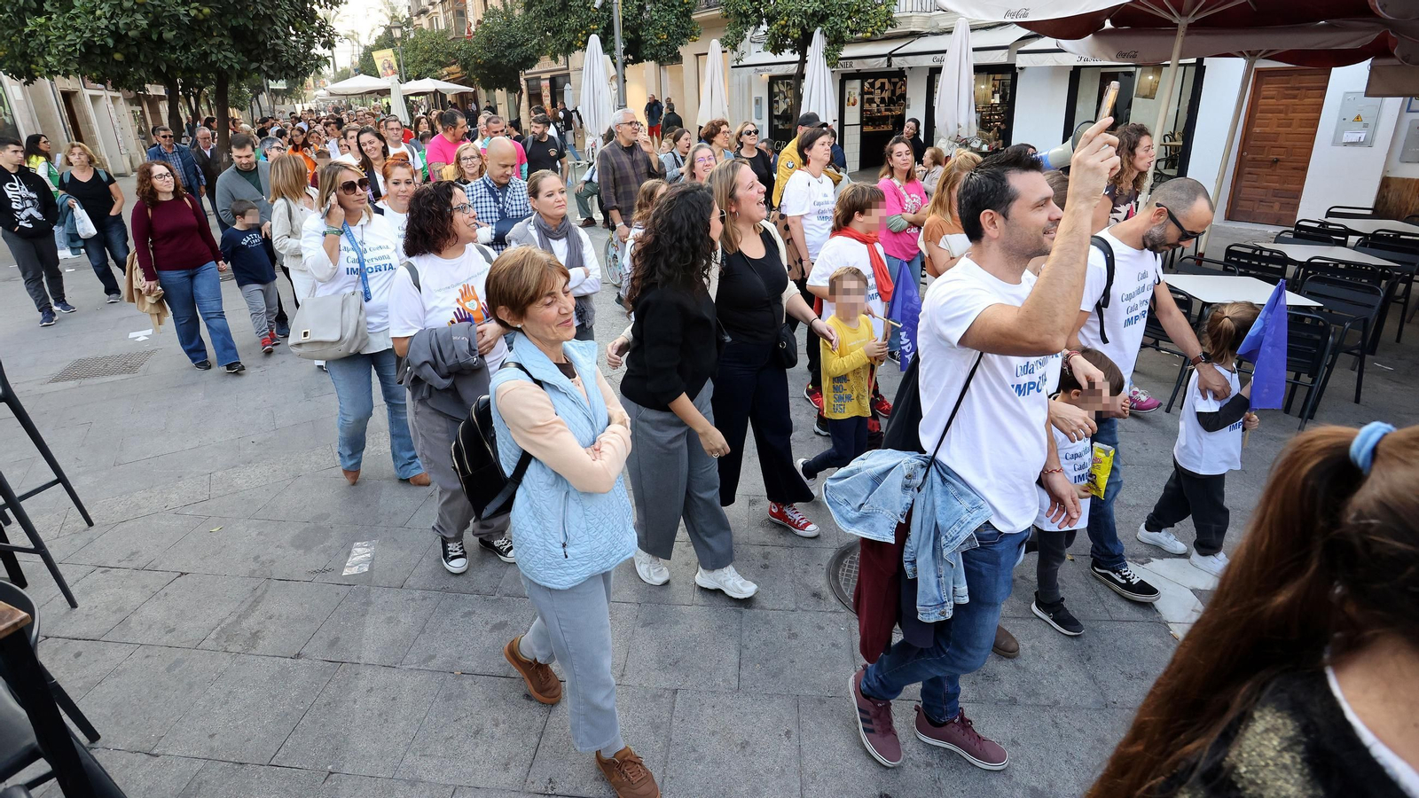 Manifestación de la Flampa de Jerez contra las faltas de recursos por necesidades especiales