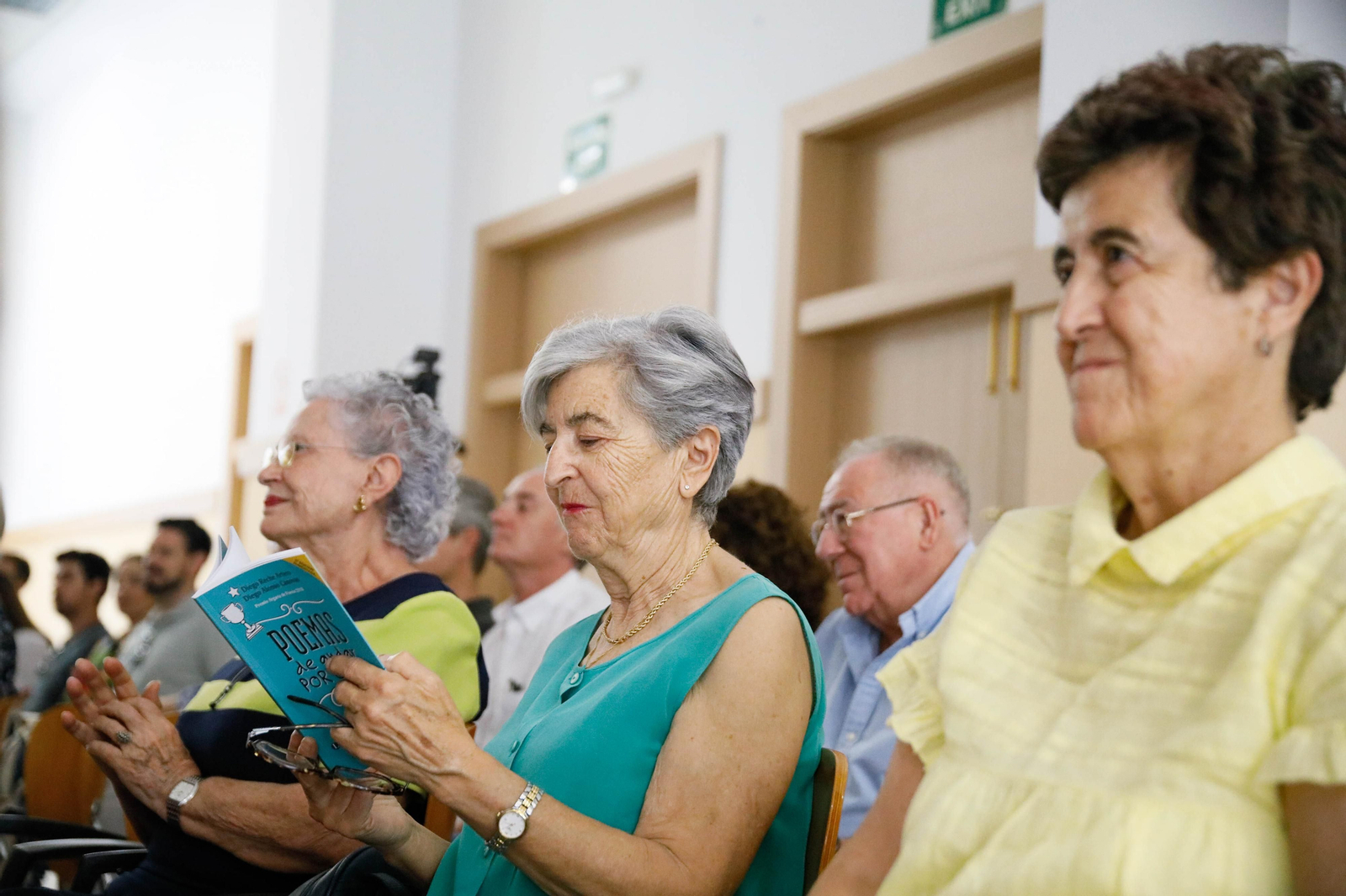 Imágenes de la entrega de los Escudos de Oro del IEA y la celebración de su Plenario