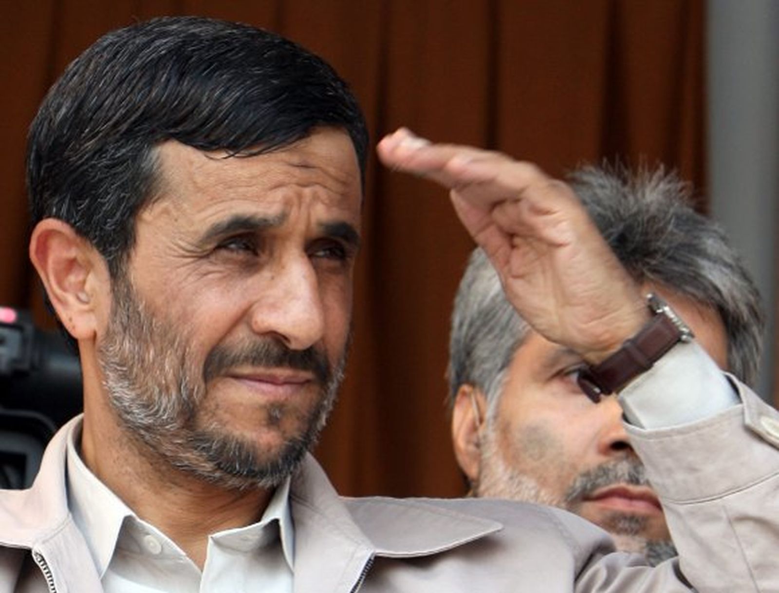 Ahmadineyad insiste en que Irán no negociará su programa nuclear