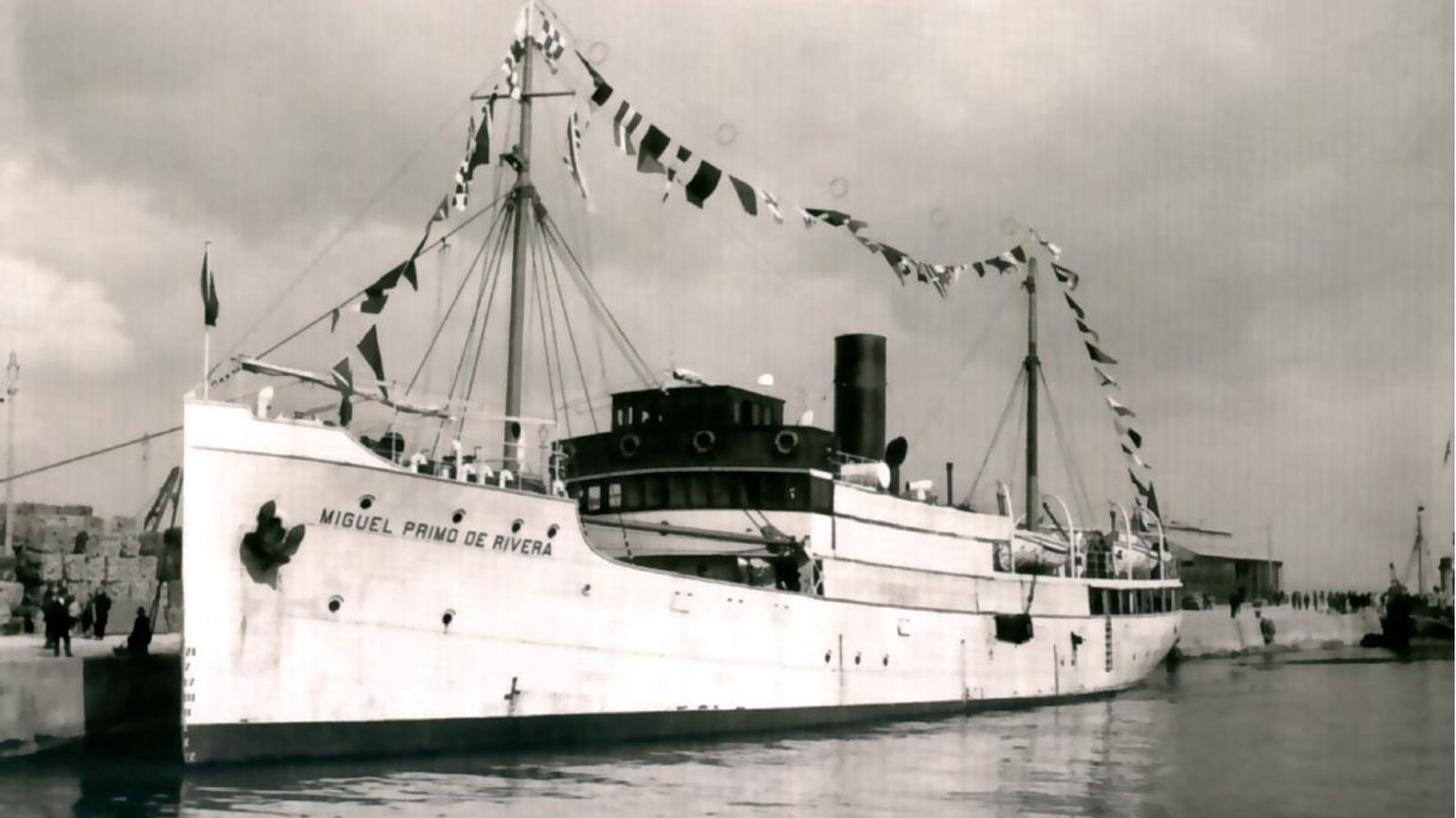 La motonave 'General Primo de Rivera', luego 'Ciudad de Algeciras', que transportaba pasajeros entre los puertos de Algeciras y Ceuta desde el año 1927. La motonave 'General Primo de Rivera', luego 'Ciudad de Algeciras', que transportaba pasajeros entre los puertos de Algeciras y Ceuta desde el año 1927.