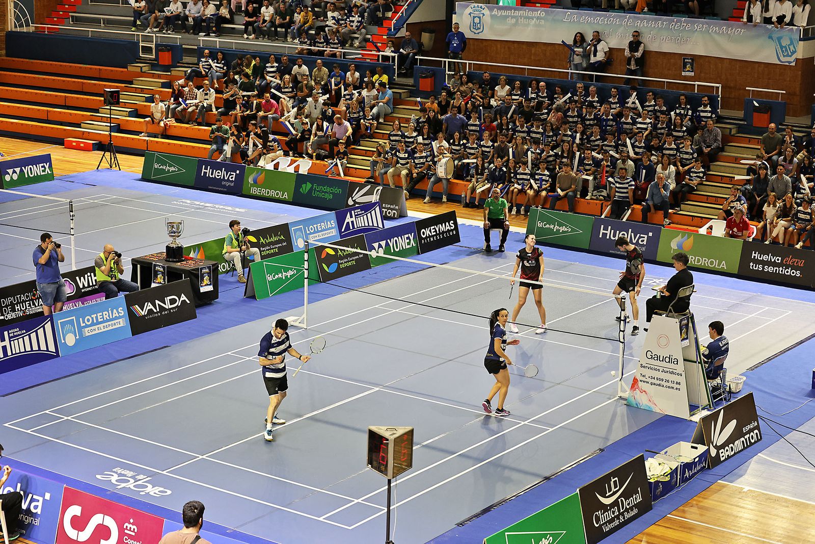 Imágenes de la final de liga de bádminton entre el IES La Orden y La RInconada