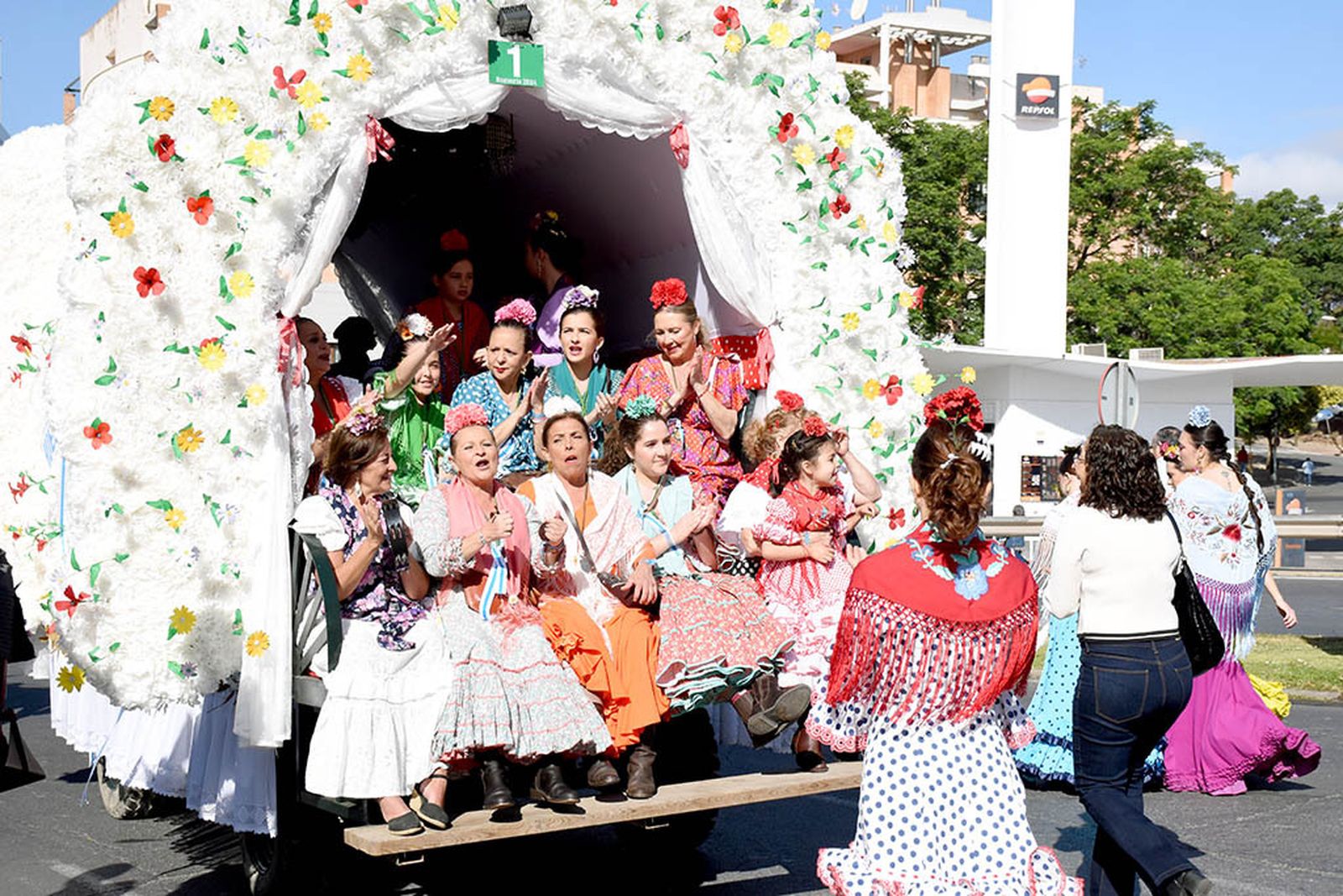 Imágenes de los carros de la Hermandad del Rocío de Huelva