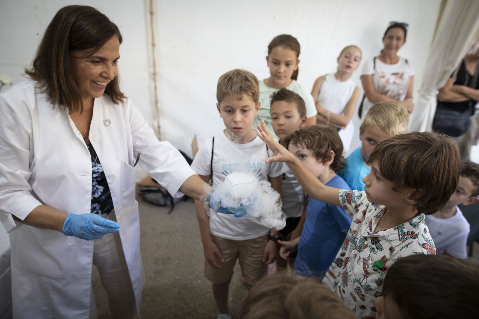 Así ha sido la Noche de los investigadores en Granada