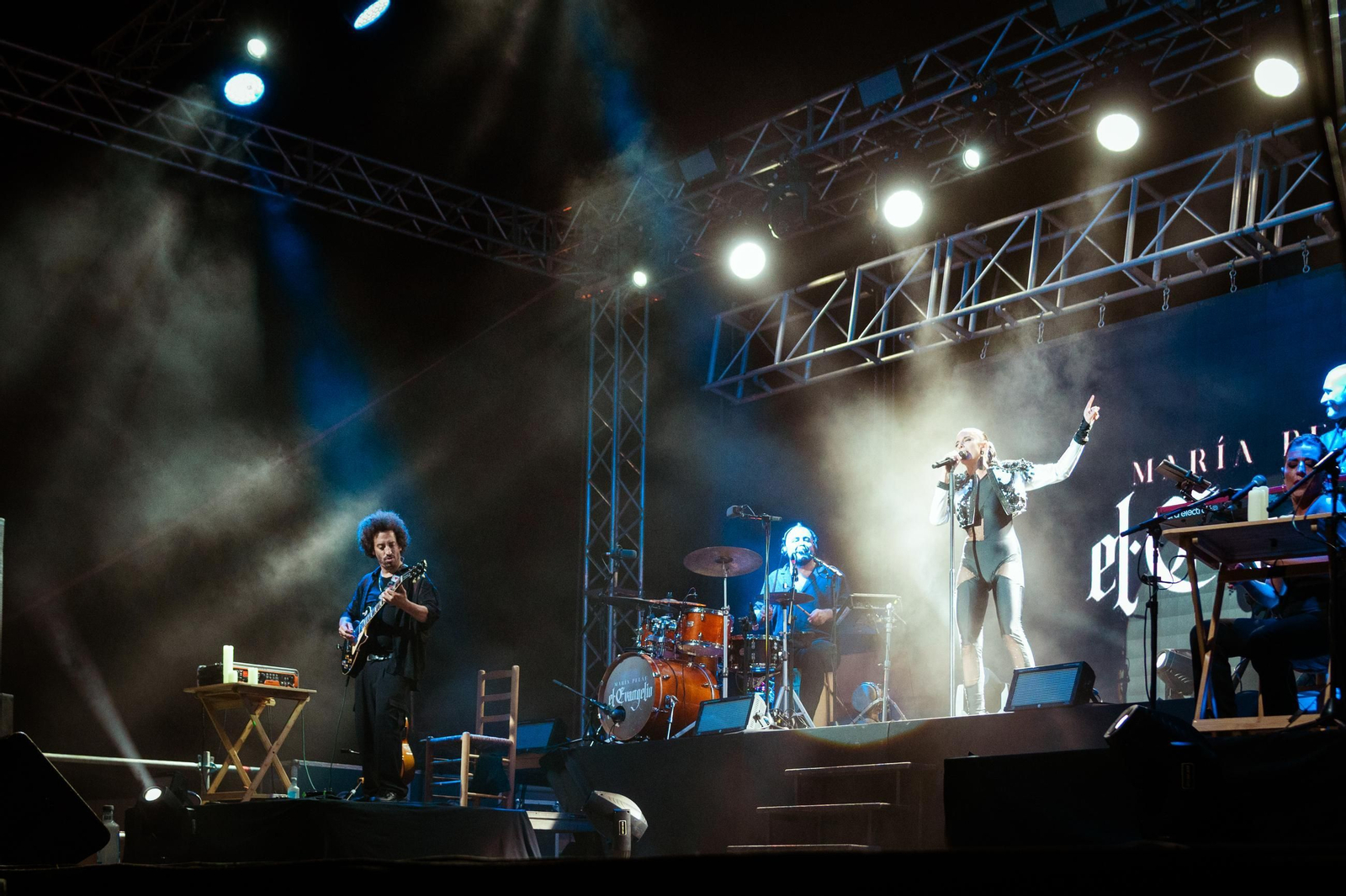 Imágenes del concierto de María Peláe en Trigueros